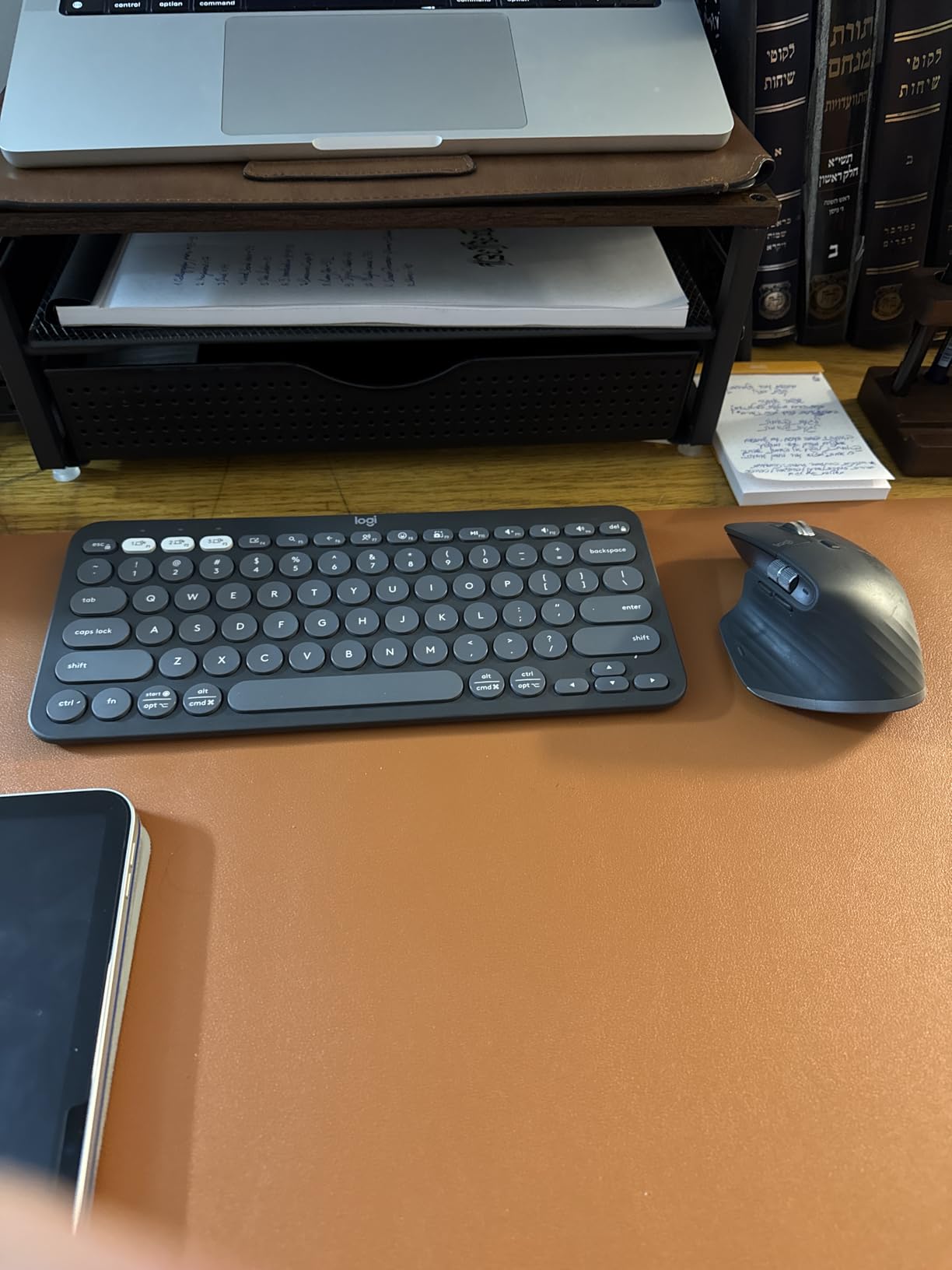 Logitech Pebble Keys 2 K380s Wireless Bluetooth Keyboard - Tonal Graphite customer photo 2