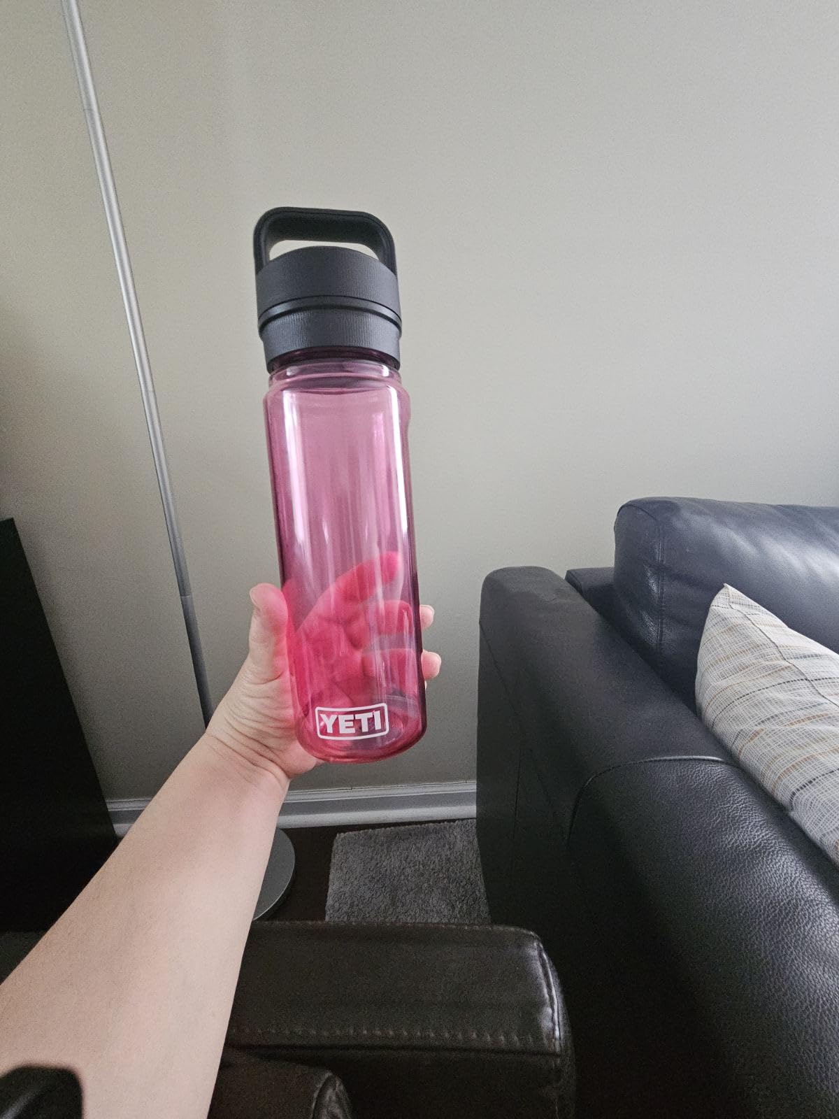 YETI Yonder Water Bottle with Yonder Chug Cap, Lightweight, Leakproof and BPA-Free customer photo 2
