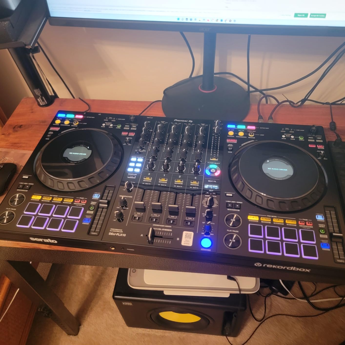 Pioneer DJ DDJ-FLX10 4-Channel DJ Controller, Track Separation, Black customer photo 2