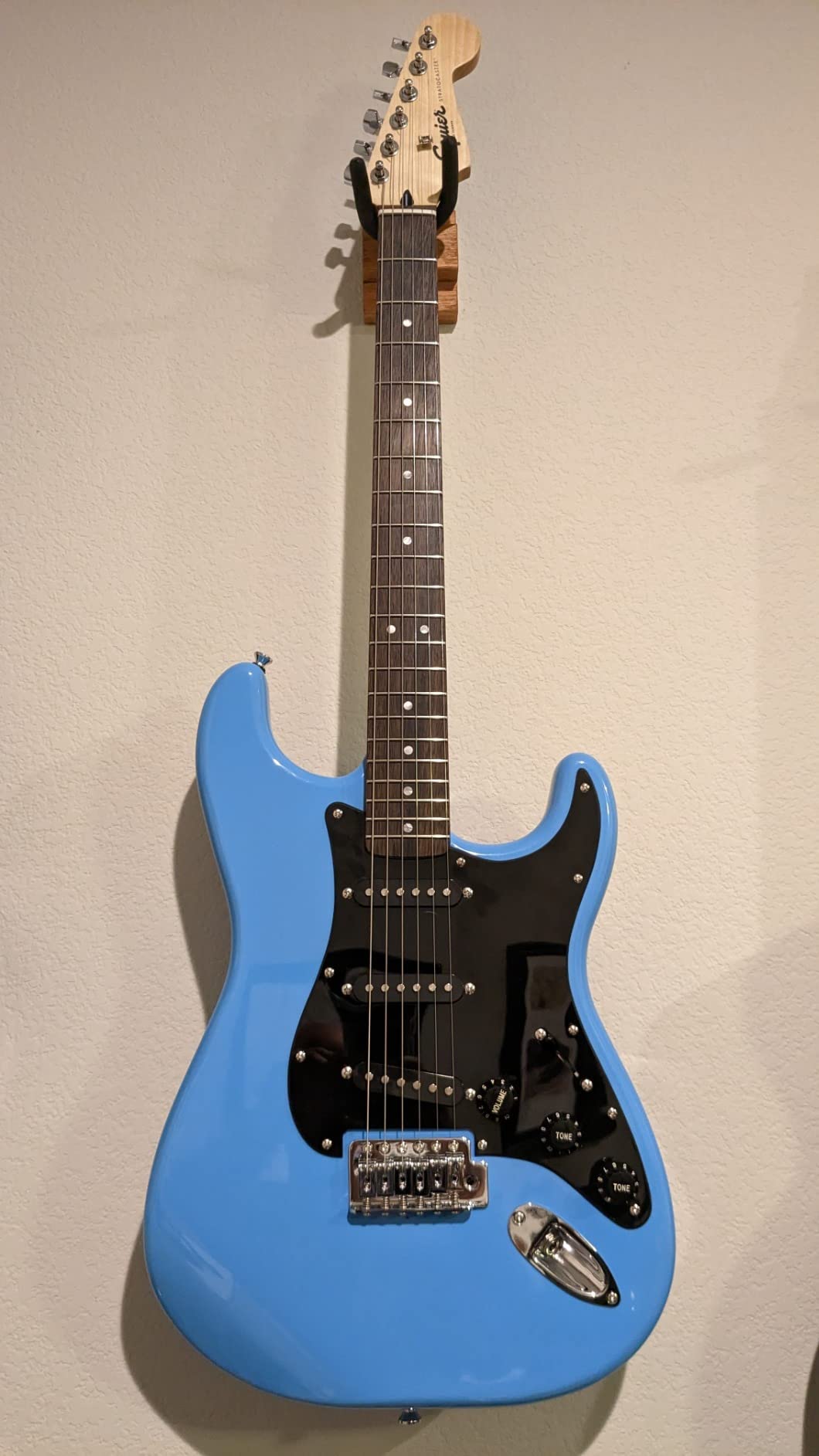 Squire Sonic Stratocaster Electric Guitar, 2-Color Sunburst, Maple Fingerboard, White Pickguard customer photo 2