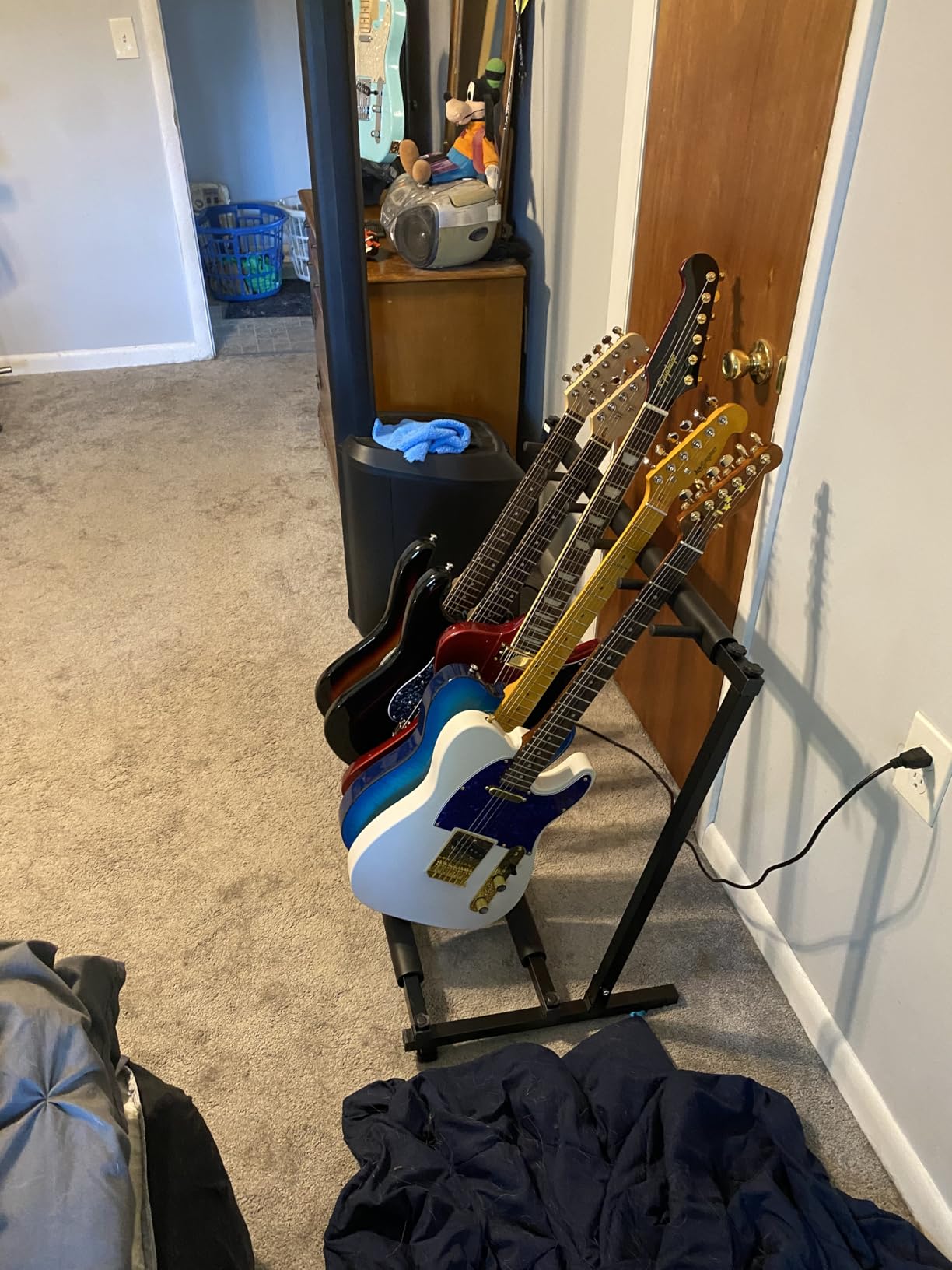 GeeWin Multi Guitar Stand, 9 Guitar Stand Rack, Folding Guitar Stand, Guitar Rack for Multiple Guitars for Acoustic, Electric Guitar, Bass, Guitar Holder Stand, Multiple Guitars Display (9 Holder) customer photo 2