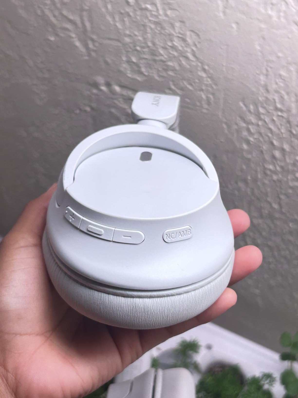 Sony WH-CH720NW Noise Canceling Wireless Bluetooth Headphones - Built-in Microphone - up to 35 Hours Battery Life and Quick Charge - Matte White customer photo 1