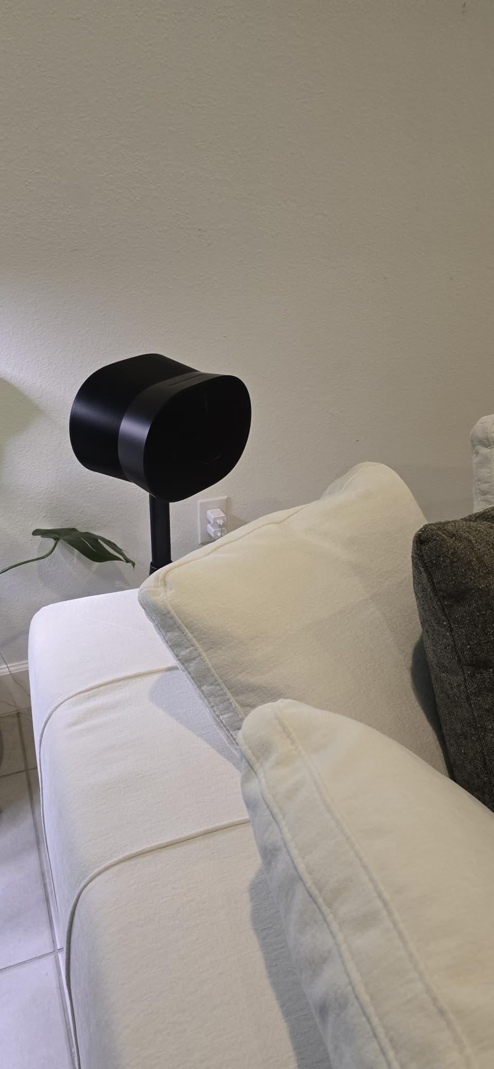 Sonos Era 300 Wireless Smart Speaker with Dolby Atmos - White customer photo 1