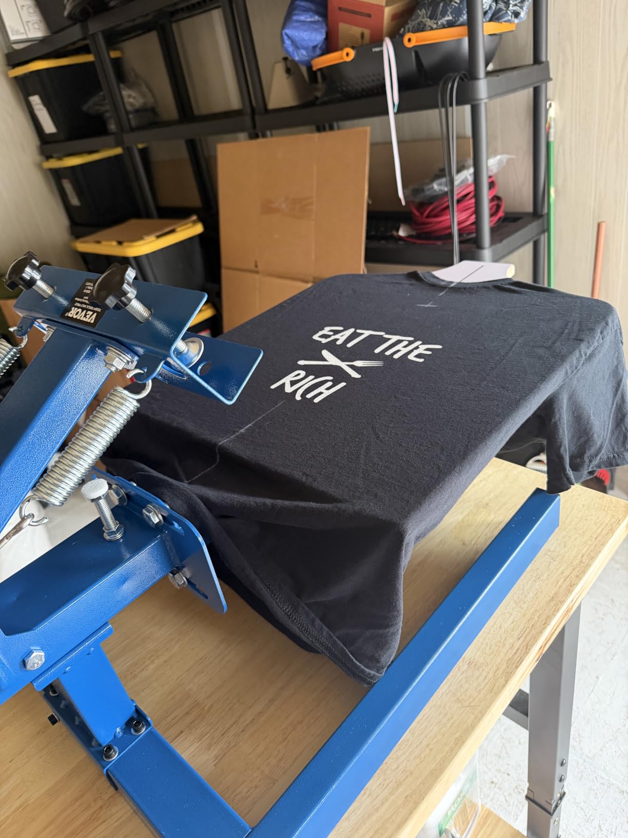 VEVOR Screen Printing Machine, 4 Color 1 Station 360° Rotable Silk Screen Printing Press, 21.2x17.7in / 54x45cm Screen Printer Press, Double-Layer Positioning Pallet for T-Shirt DIY Printing customer photo 1
