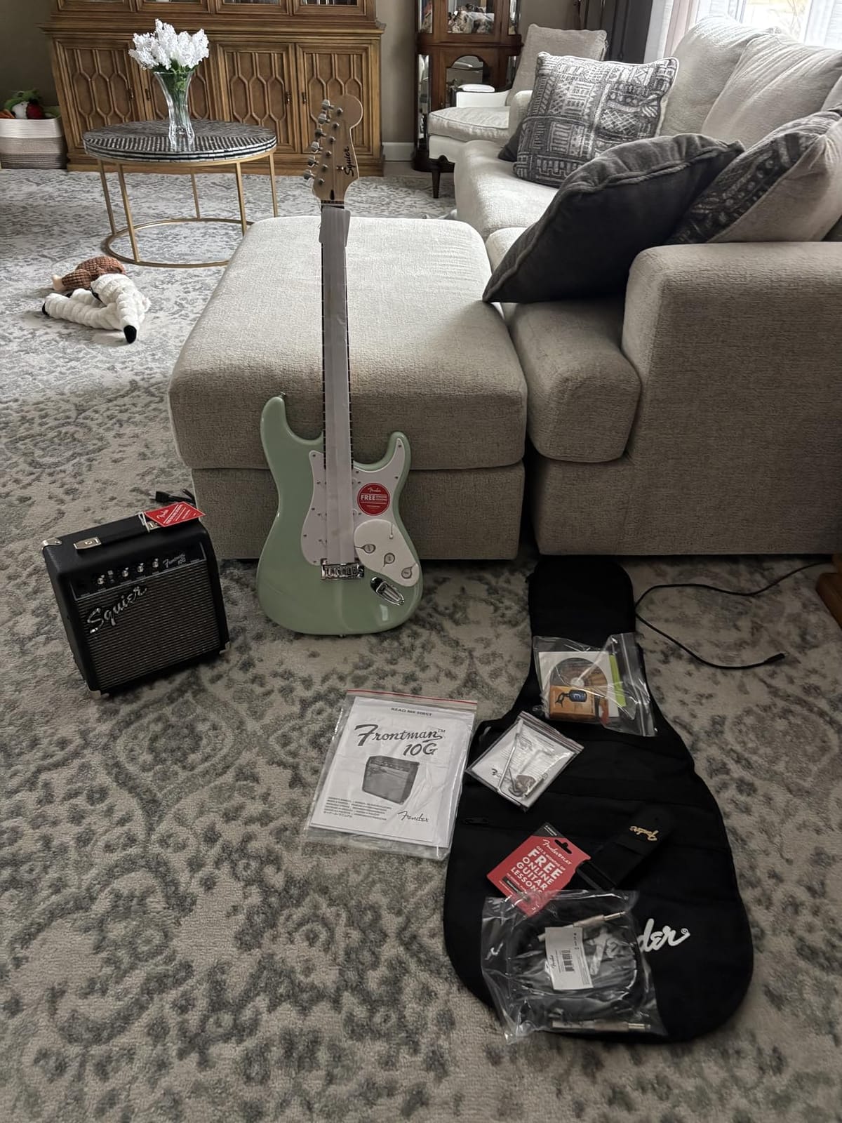 Fender Squier Sonic Stratocaster Left-Handed - Black Bundle with Frontman 10G Amp, Cable,Tuner, Strap, Picks, and Austin Bazaar Guitar DVD customer photo 2