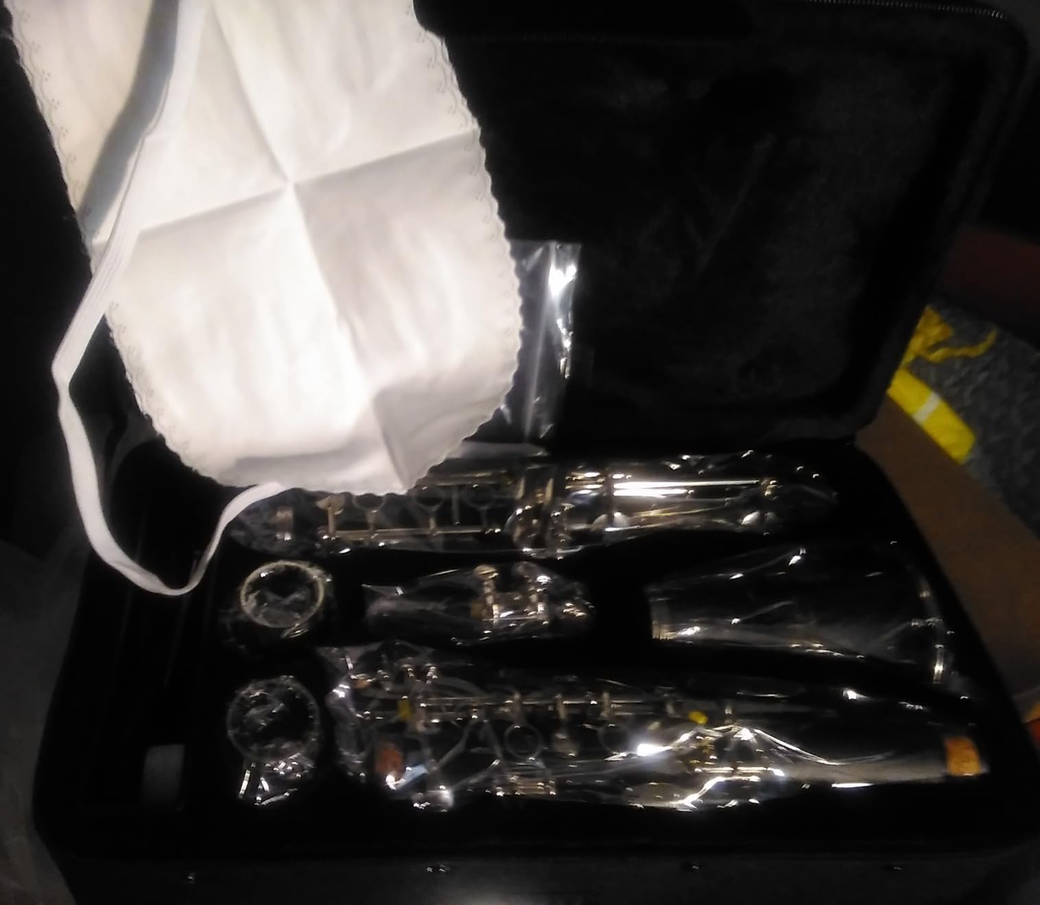 GKW Professional Ebonite Bb Clarinet Set for Beginners & Intermediate Players, Silver-Plated Keys, Warm Clear Tone, Includes Hard Case, Musical Instrument for School Band customer photo 2
