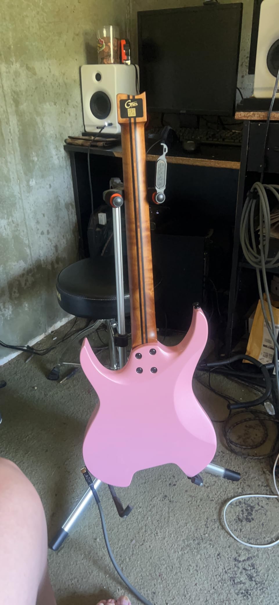 GTRS W900 Headless Travel Guitar Smart Electric Guitar With APP Effects, Loop and Drum Machine, 9H Bettary Life, Color-changing Paint Body for Beginner, Professional(purple) customer photo 1
