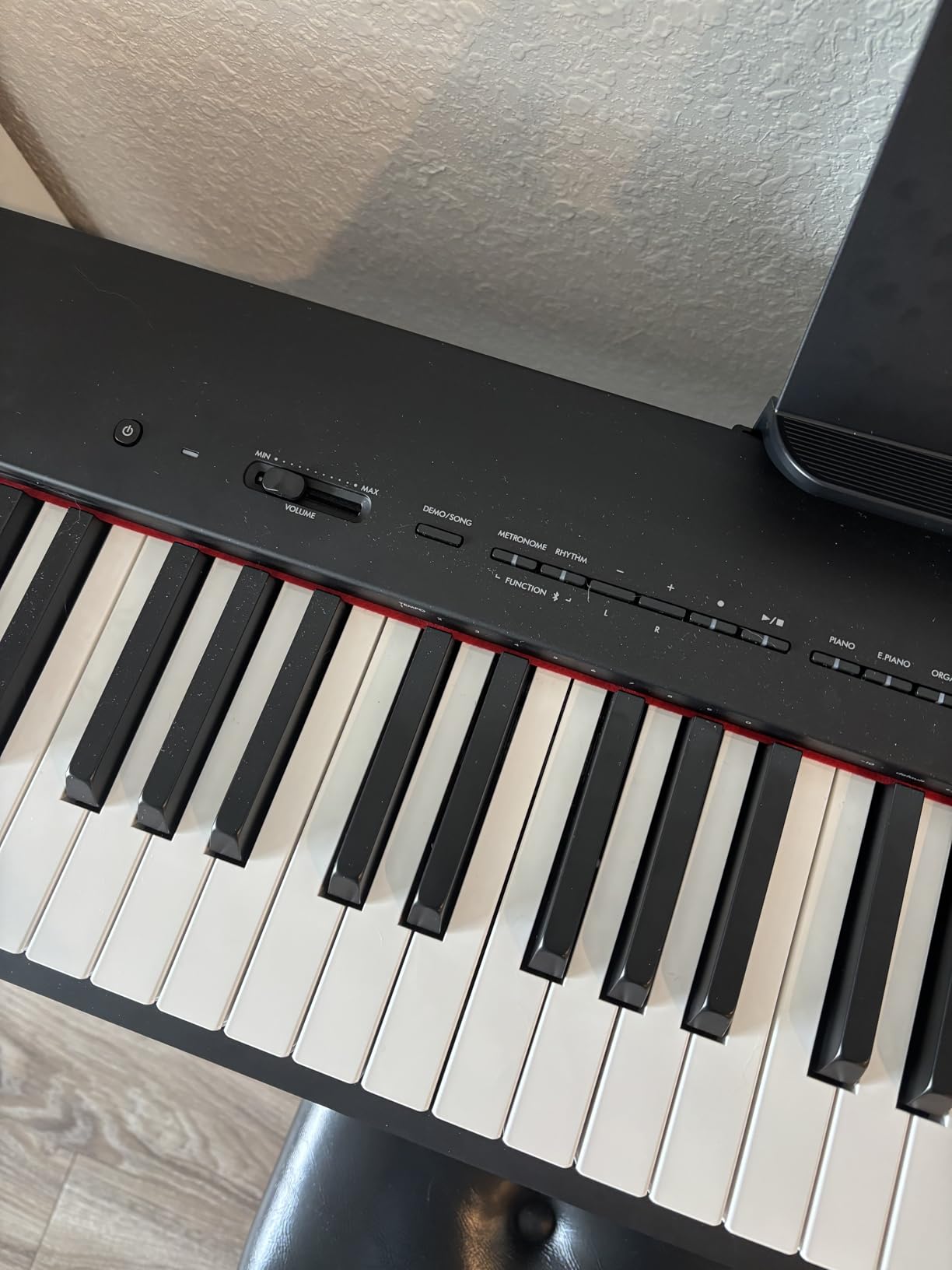 Yamaha P225 88-Key Digital Piano with Weighted Keys, Portable Design, Keyboard, Music Rest, Sustain Foot Switch, and Built-In Speakers, Black (P225B) customer photo 1