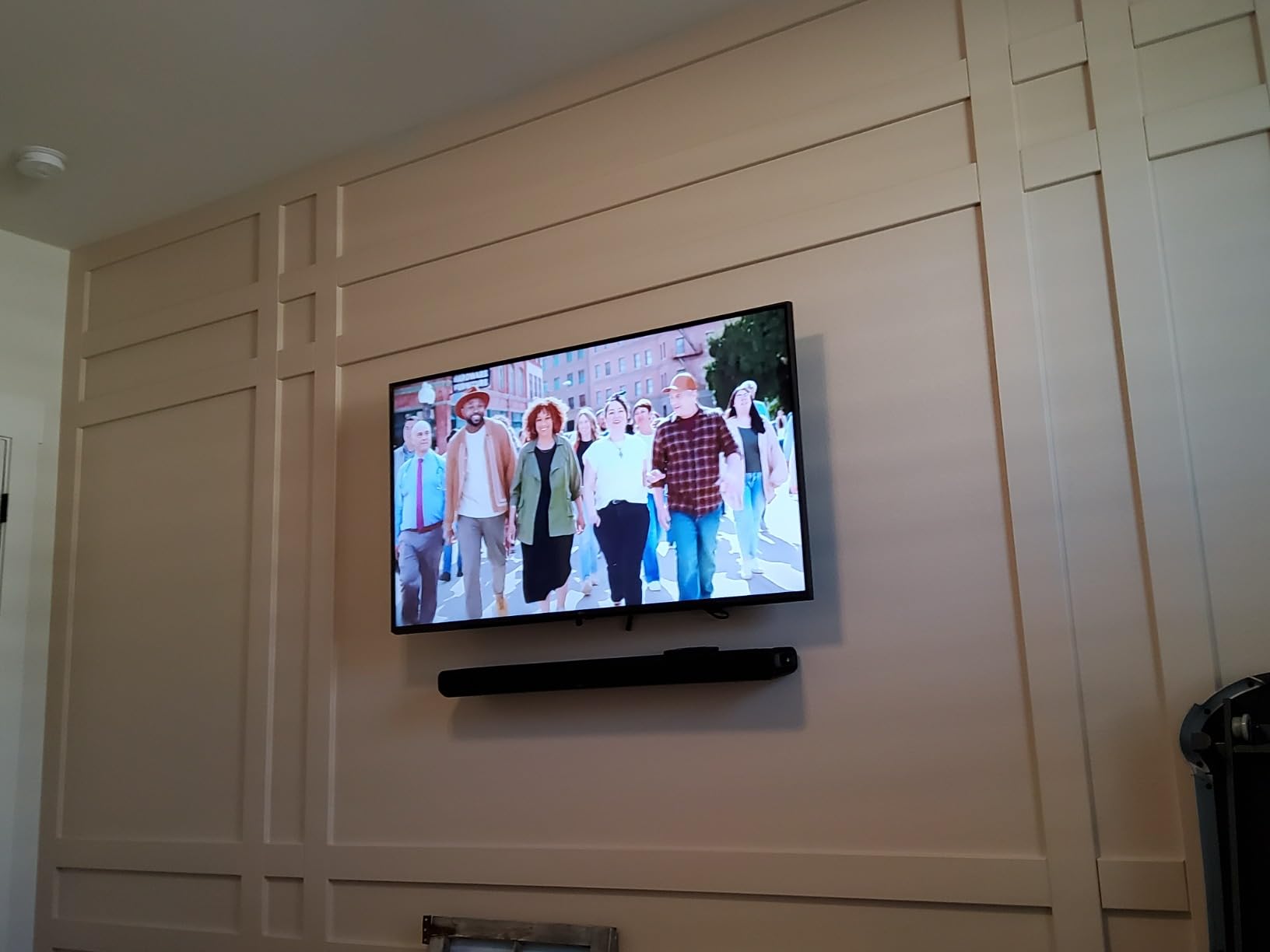 Yamaha SR-B30A Sound bar with Built-in Subwoofers, Dolby Atmos Sound bar for TV, Home Theater Sound System for TV, Bluetooth, Black customer photo 1