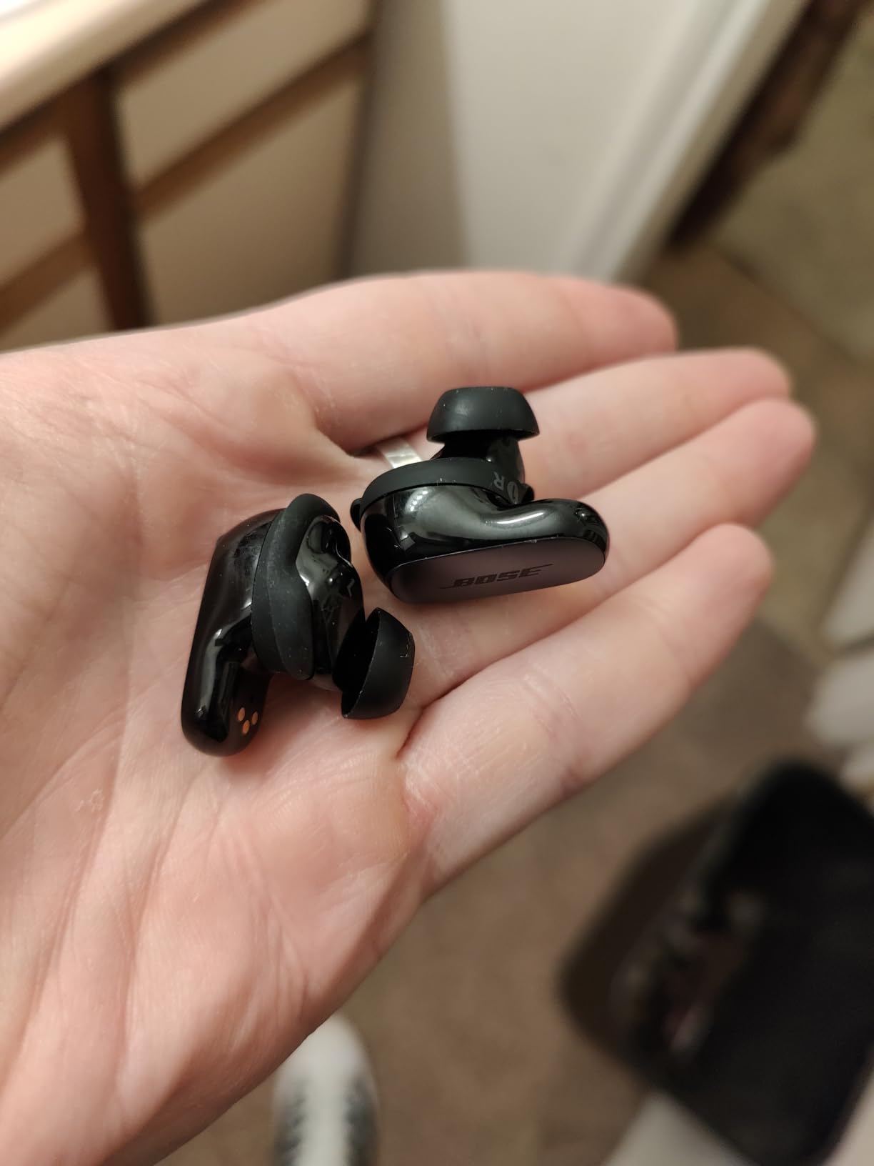 Bose QuietComfort Ultra Bluetooth Earbuds, Wireless Earbuds with Spatial Audio and World-Class Active Noise Cancellation, Deep Bass, Up to 6 Hours of Playtime, Black customer photo 2