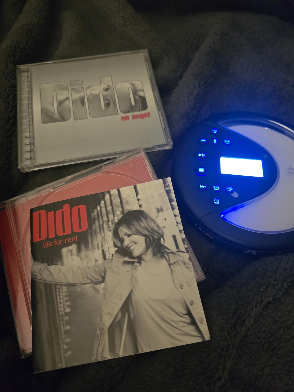 Discover Portable CD Player with Long-Lasting Battery, Radio FM, Bluetooth customer photo 1