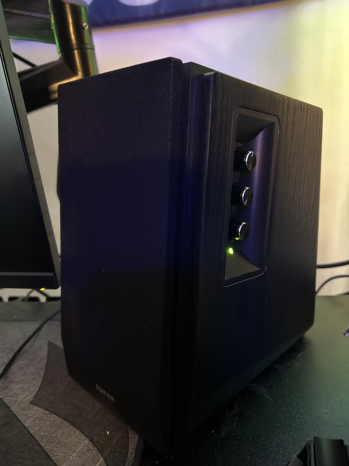 Edifier R1700BT Bluetooth Bookshelf Speaker - Active Near-Field Studio Monitors - Powered Speakers 2.0 Setup Wooden Enclosure - 66w RMS White customer photo 2