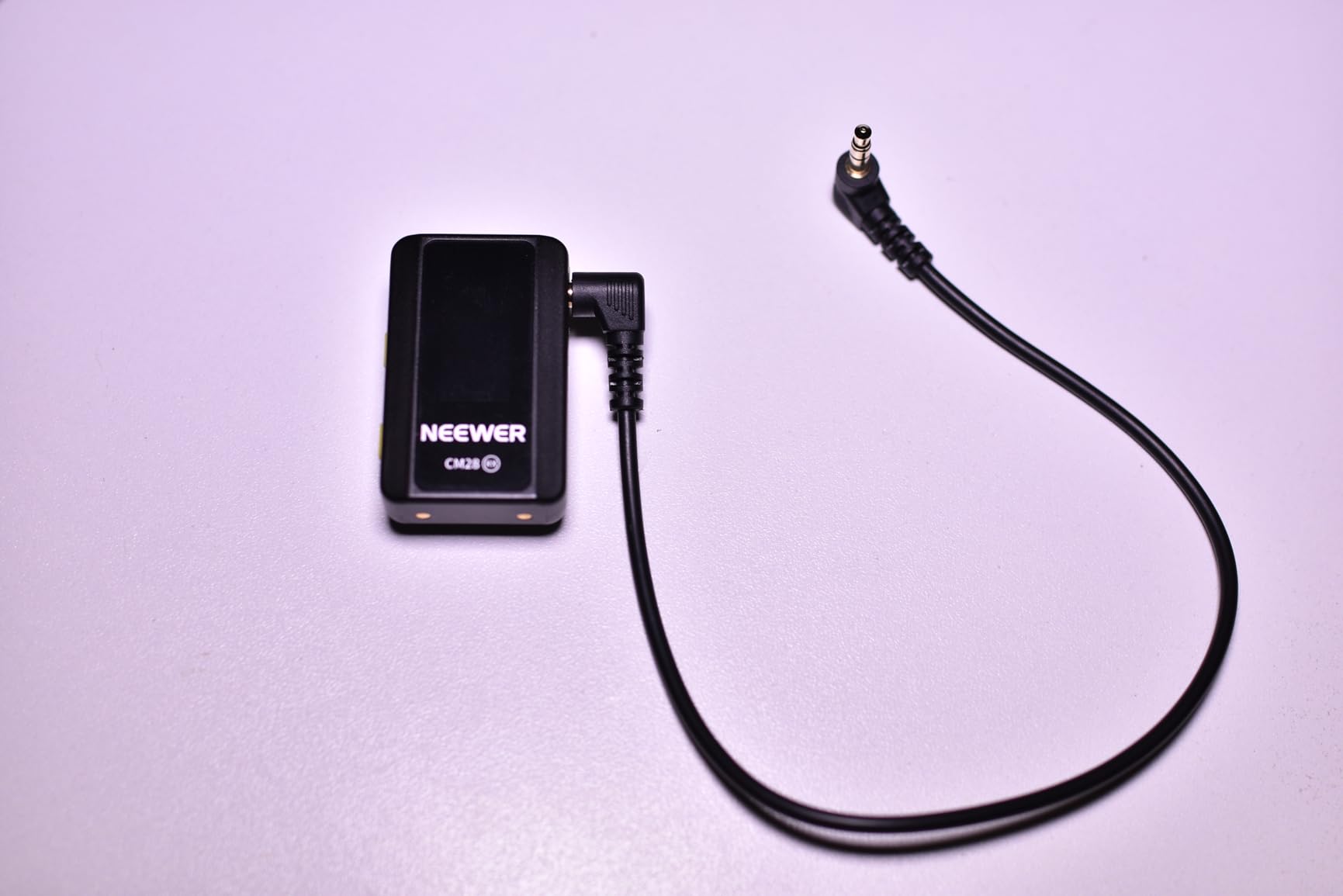NEEWER CM28 Wireless Lavalier Microphone, Smart Noise Cancelling Lav Mic, 48KHz/16Bit 9hrs Uncompressed Recording, 200m Range, 4GB Storage for iPhone, Android, Camera, 1 RX + 2 TX + Charging Case customer photo 1