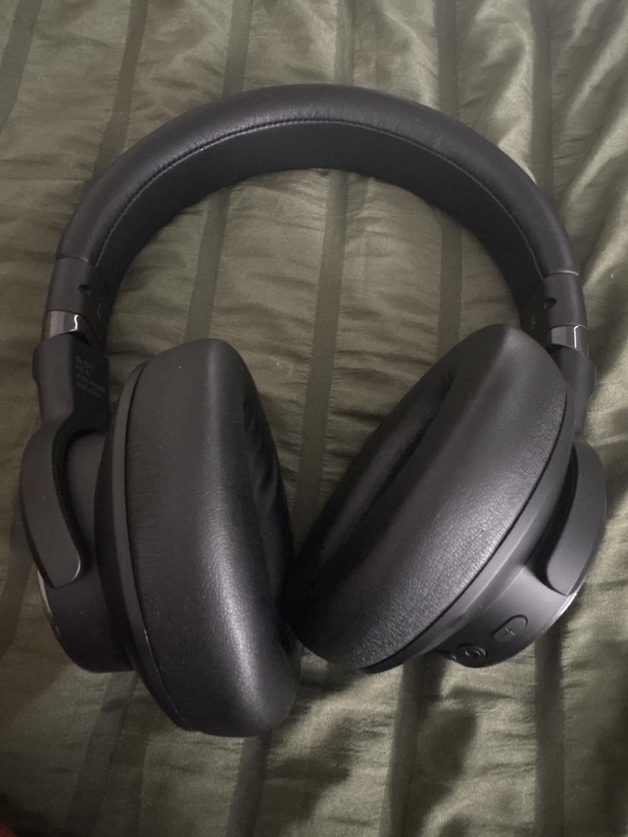 KVIDIO Hybrid Active Noise Cancelling Headphones Over Ear customer photo 2