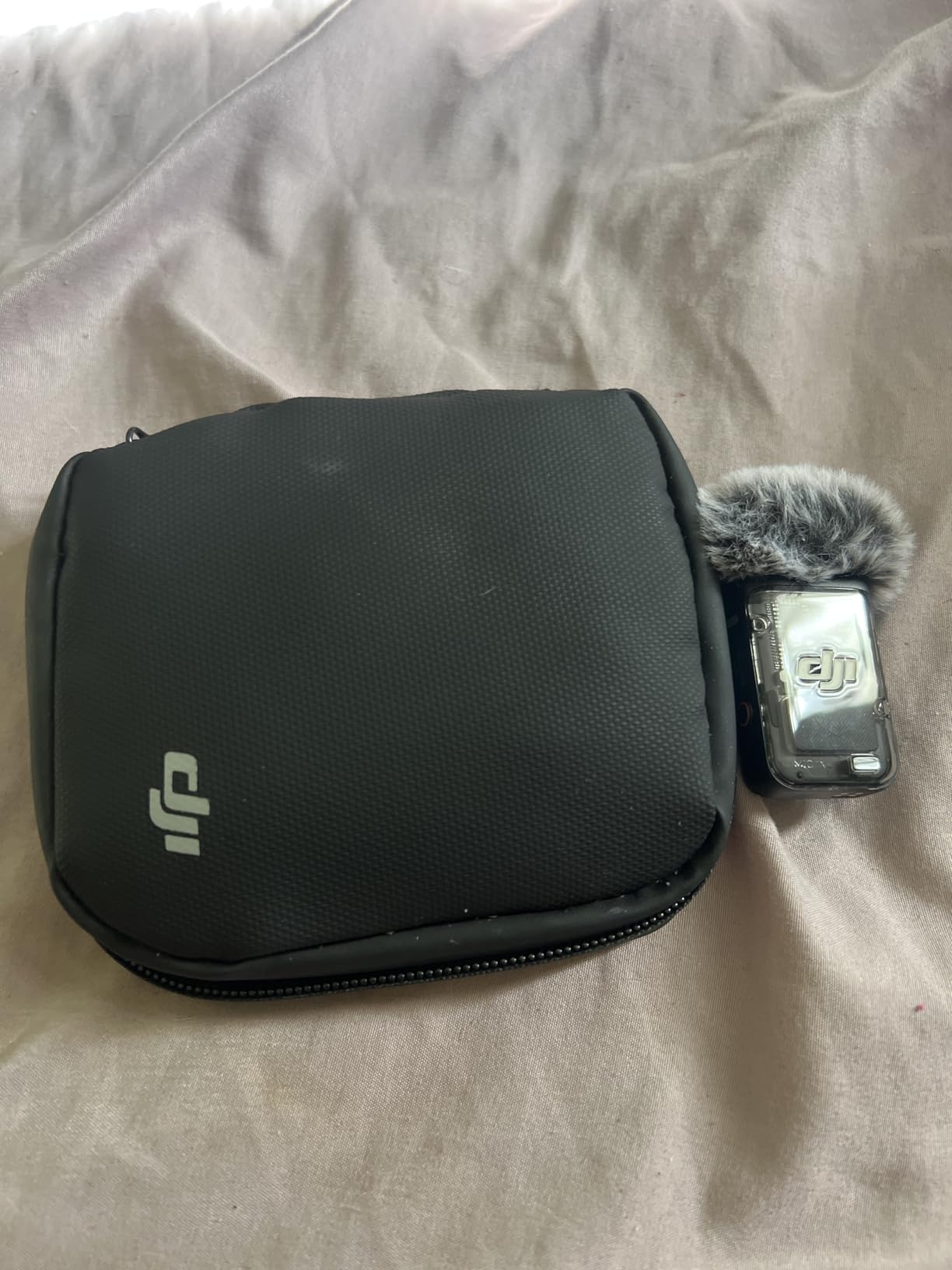 DJI Mic 2 (2 TX + 1 RX + Charging Case), All-in-one Wireless Microphone customer photo 1