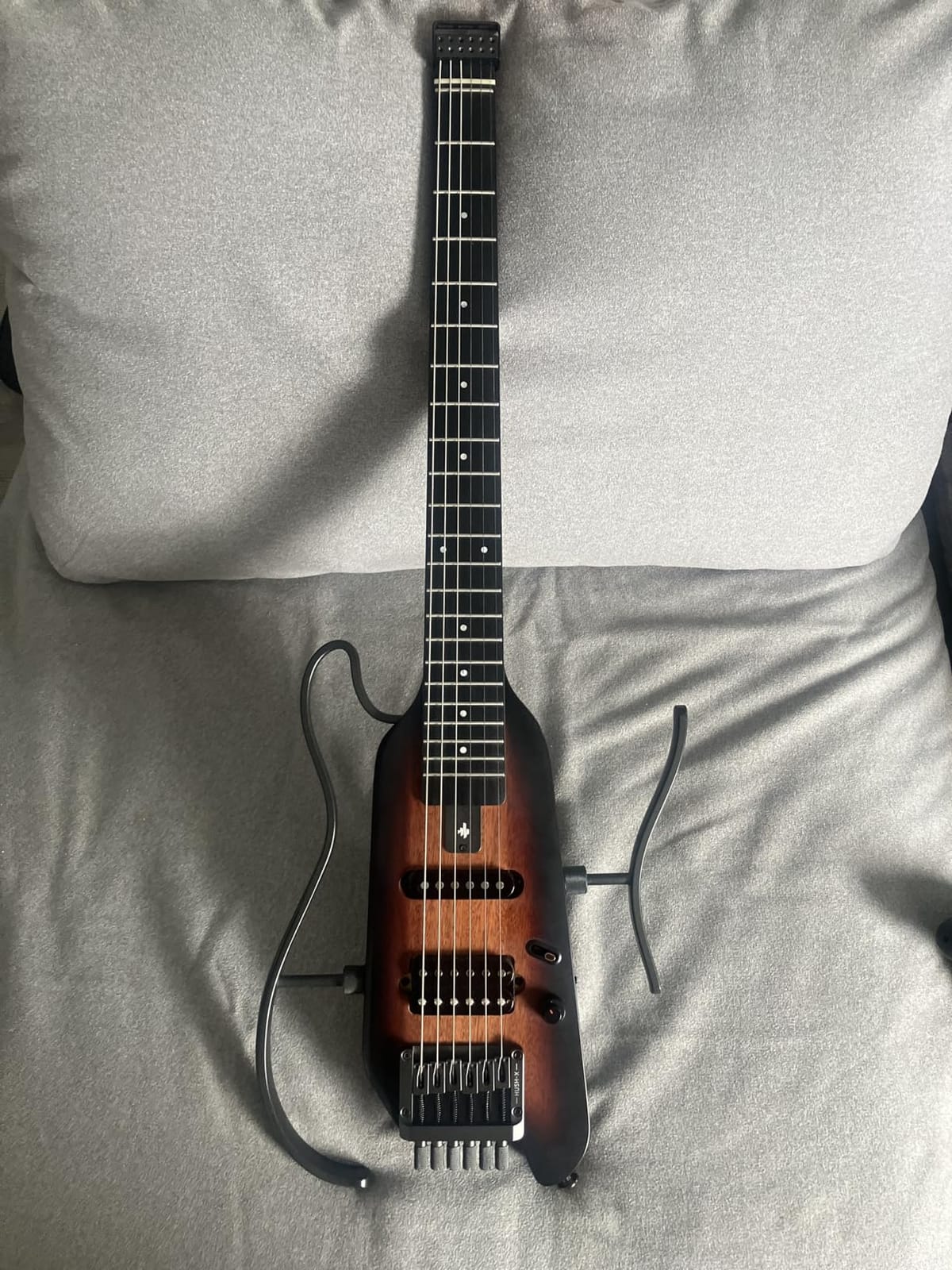 Donner HUSH X Headless Electric Guitar Kit, Travel & Practice, Natural customer photo 2