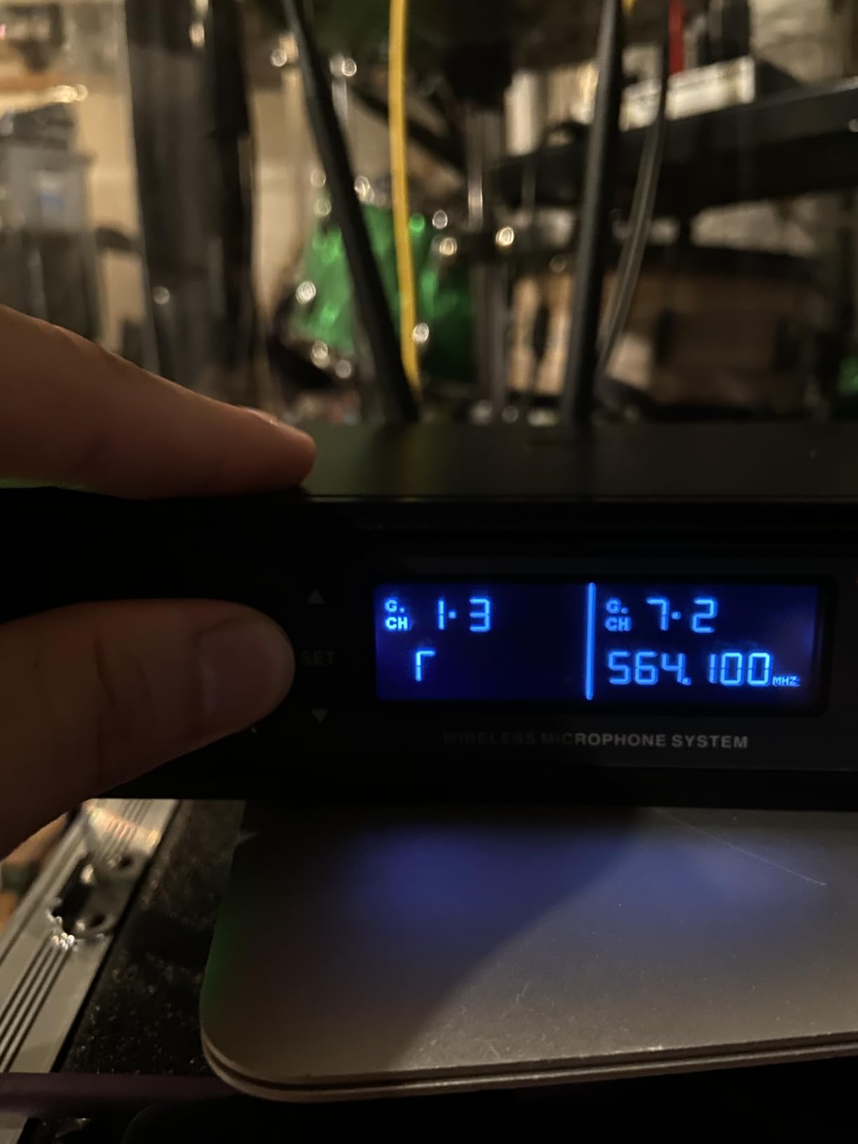 Phenyx Pro 4 Channel UHF Auto Scan Wireless Microphone System PTU-7000-4H customer photo 1