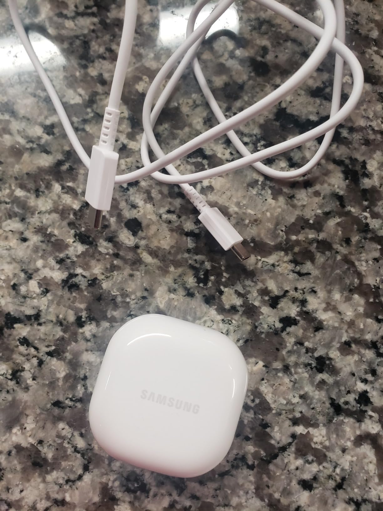 Samsung Galaxy Buds Fan Edition(FE) SM-R400, Active Noise-Cancelling, Wireless Bluetooth v5.2 Earbuds, Android 8.0 and Up - (Graphite) customer photo 2