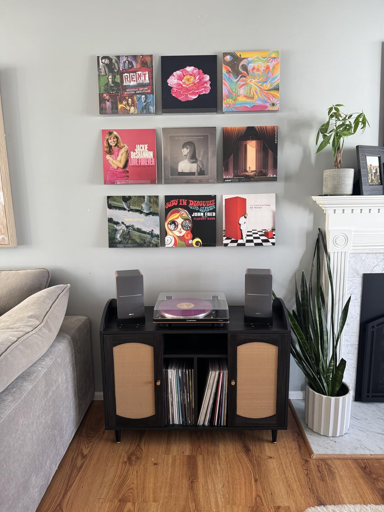 BELLEZE Mid-Century Record Player Stand, Rattan Vinyl Storage Cabinet for 350+ Albums, Turntable Table with Power Outlet, Media Console Music Station for Living Room,Office - Brown customer photo 1