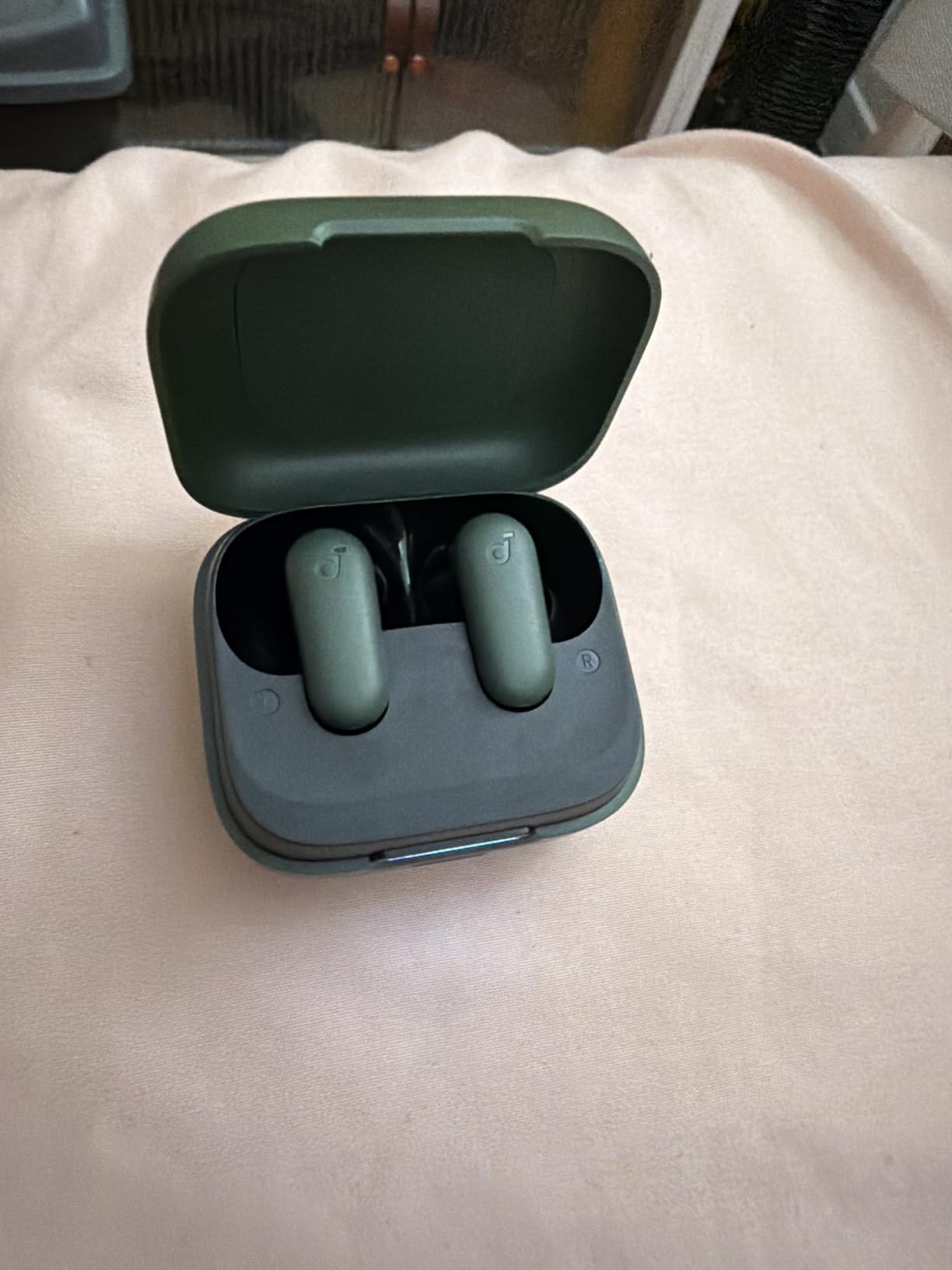 Soundcore P30i by Anker Noise Cancelling Earbuds, Hands-Free Viewing customer photo 2