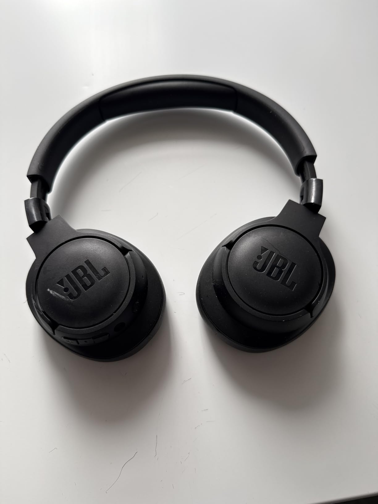 JBL Tune 720BT - Wireless Over-Ear Headphones with JBL Pure Bass Sound, Bluetooth 5.3, Up to 76H Battery Life and Speed Charge, Lightweight, Comfortable and Foldable Design (Black) customer photo 2