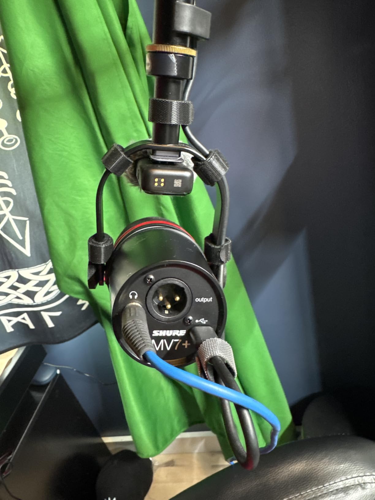 Shure MV7+ USB-C & XLR Podcast Dynamic Microphone - Black customer photo 1