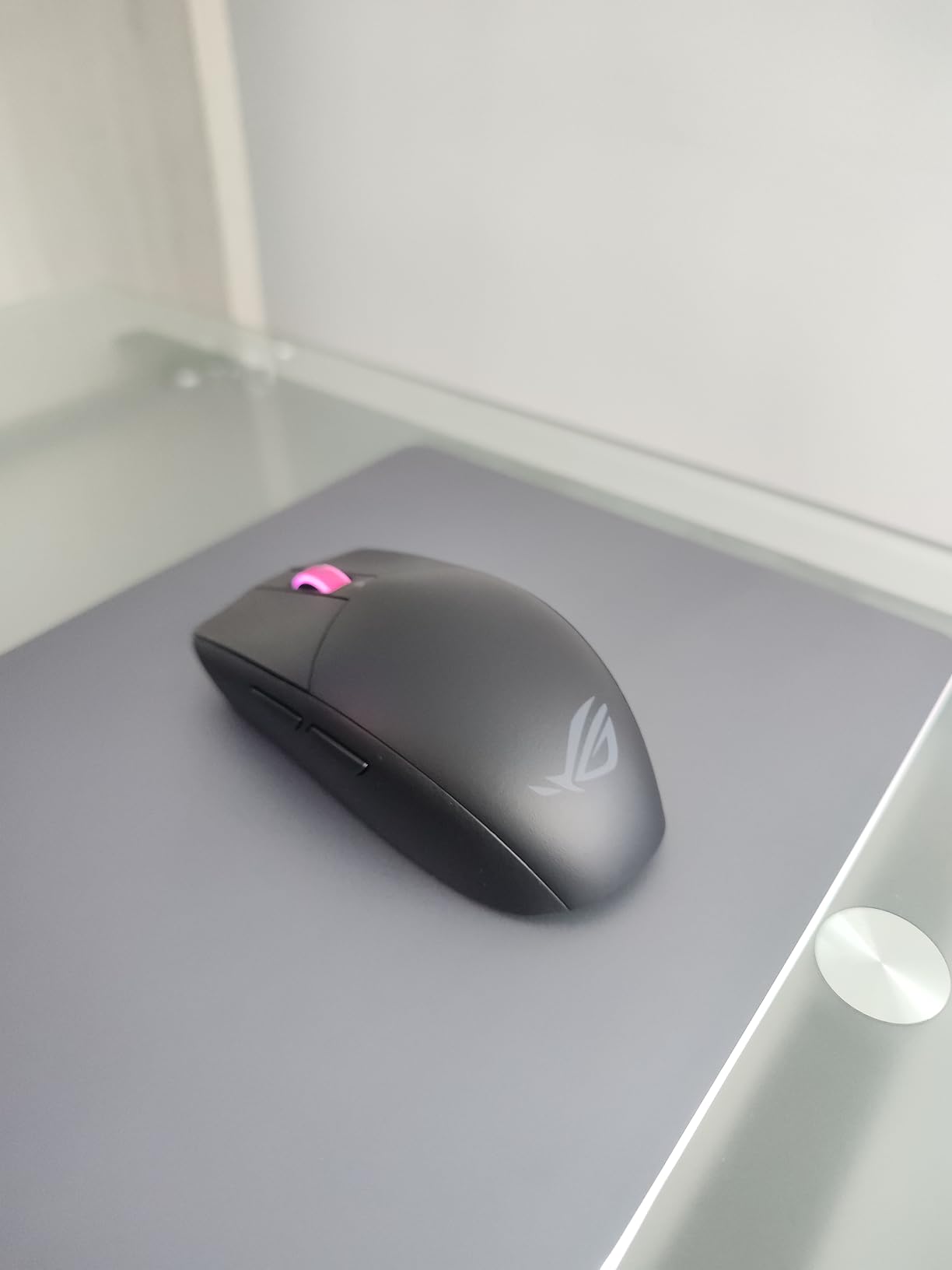 ASUS ROG Strix Impact III Wireless Gaming Mouse, 57 G Lightweight, 36K DPI Sensor, Bluetooth & 2,4GHz RF, ROG SpeedNova, Up to 618hrs Battery Life, Replaceable Switches, ROG Omni Receiver, Black customer photo 2