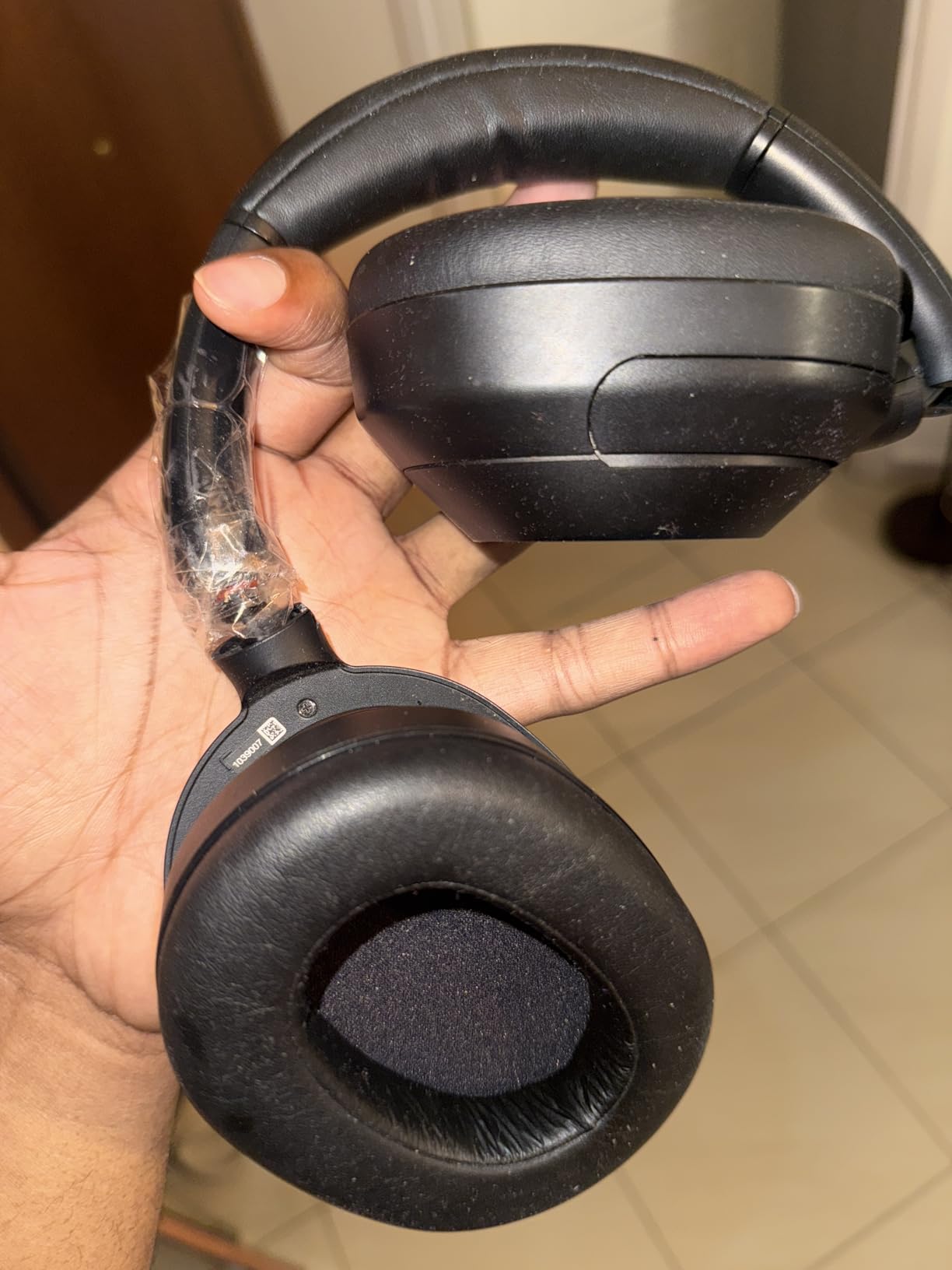 Sony ULT WEAR Over-Ear Noise Canceling Wireless Headphones, Black customer photo 2