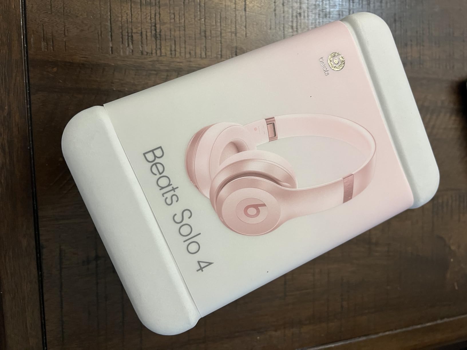 Beats Solo 4 - Wireless On-Ear Bluetooth Headphones, Up to 50-Hour Battery Life, Ultra-Lightweight Comfort, Powerful and Balanced Sound, Apple & Android Compatible - Matte Black customer photo 2