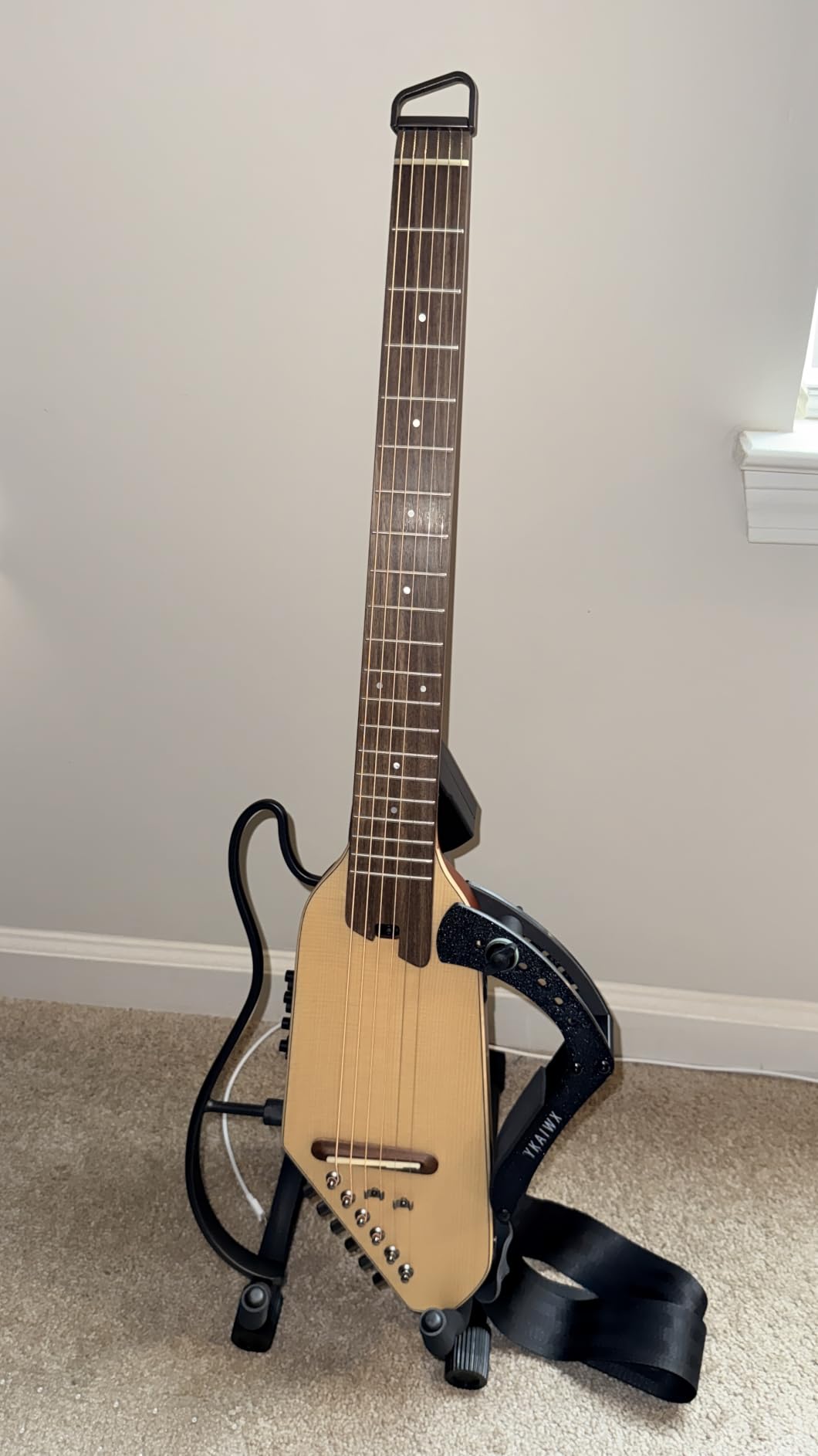 Donner HUSH I PRO Acoustic Electric Travel Guitar (Metallic White) customer photo 1