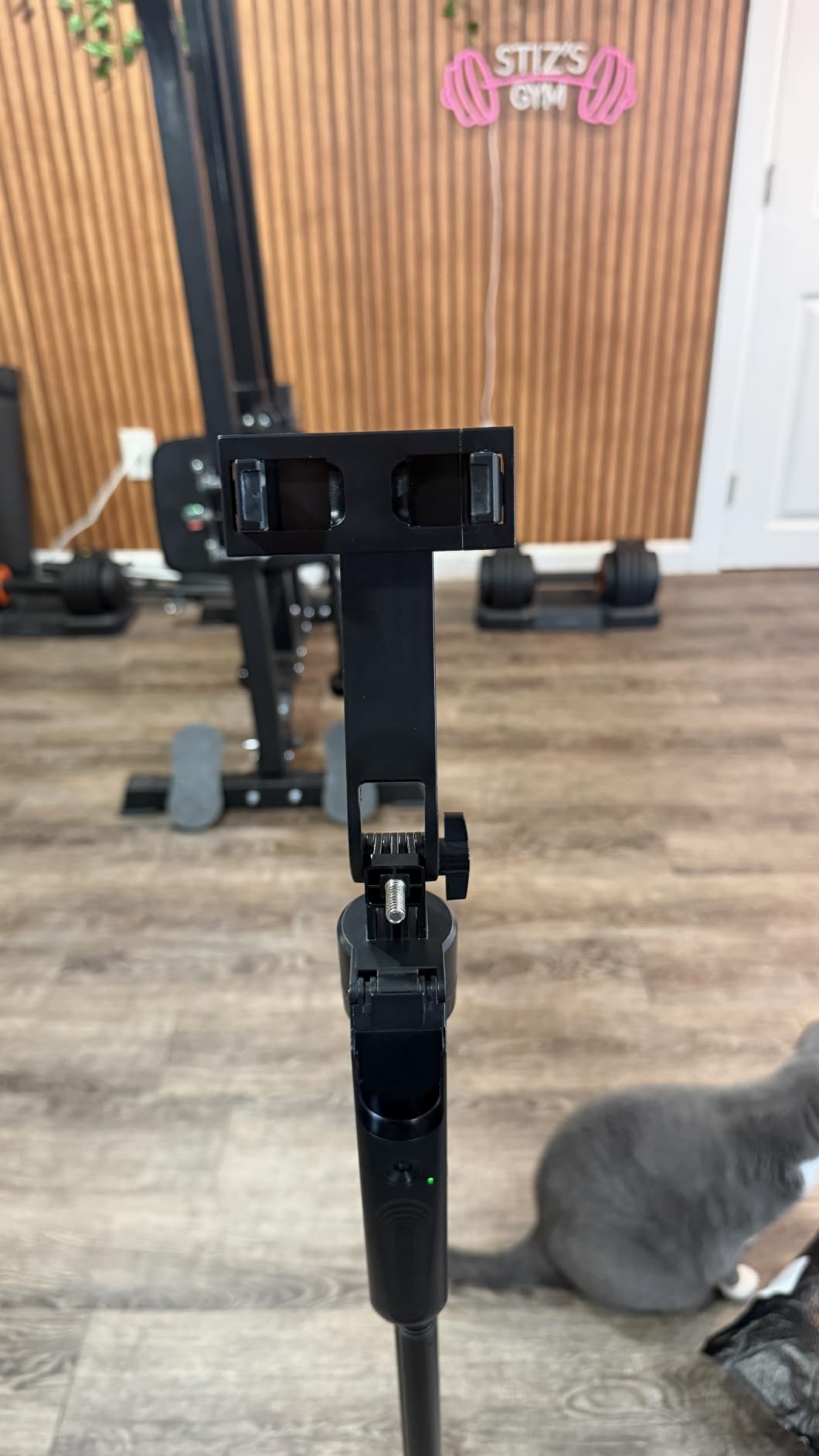 Auto Face Tracking Tripod 360 Rotation with Stand,Android and iPhone Tripod Holder with Remote and Gesture Control, No App,Built-in Tracking Camera Selfie Stick for Vlog Video Recording Tiktok customer photo 2
