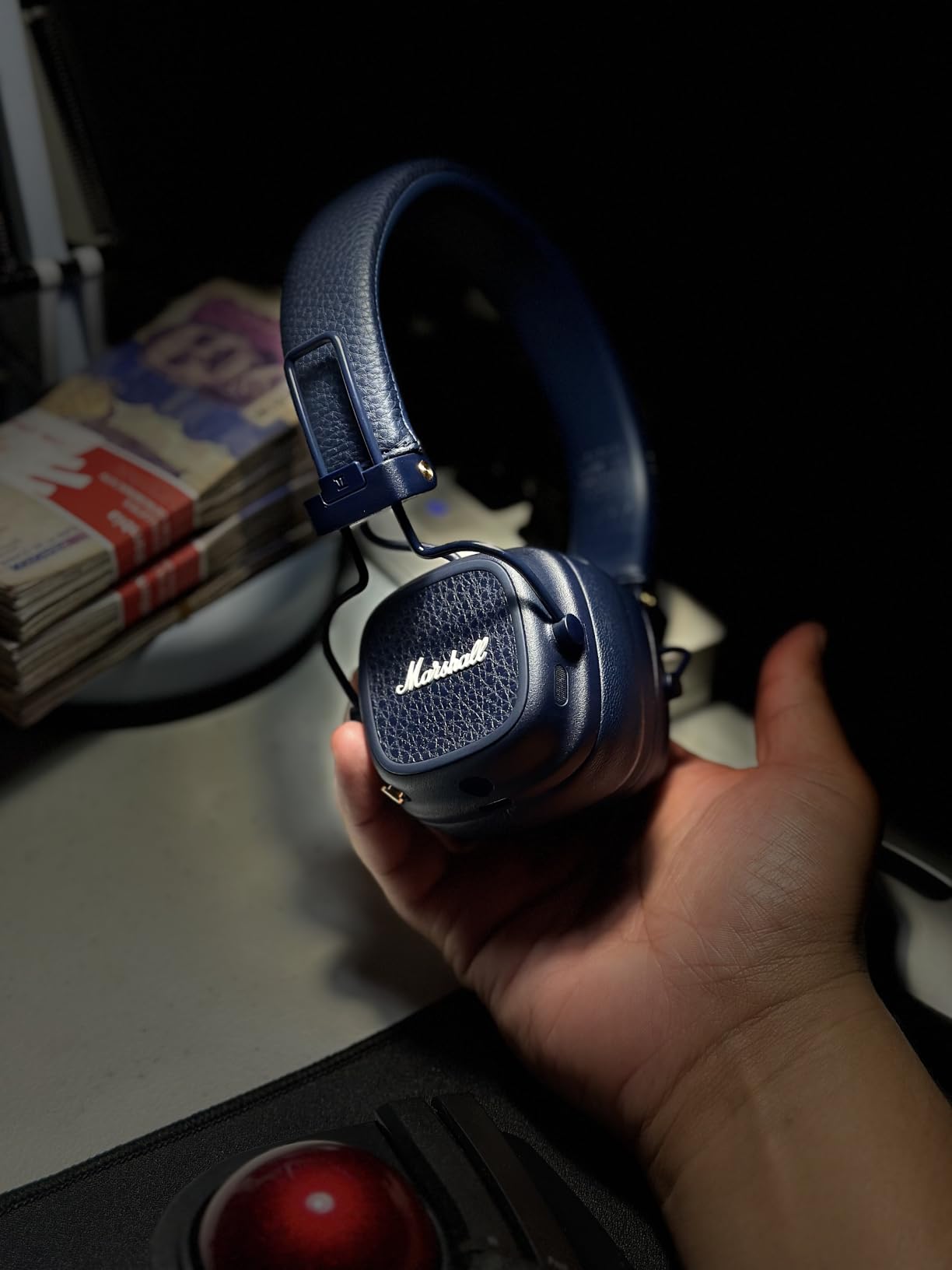 Marshall Major V Wireless On-Ear Bluetooth Headphones - 100+ Hr Playtime | Detachable Audio Cable | Microphone for Calls | Lightweight, Foldable Design for Travel - Brown customer photo 1
