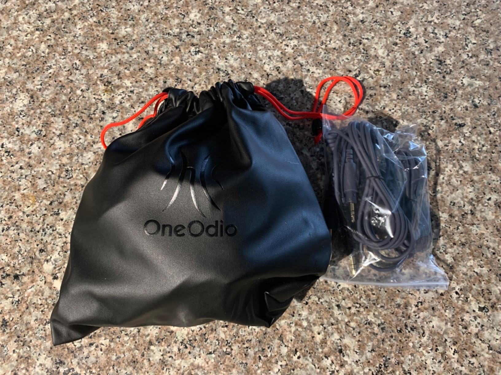 OneOdio A71 Hi-Res Wired Over-Ear Studio Headphones for DJ, Mixing - SB customer photo 2