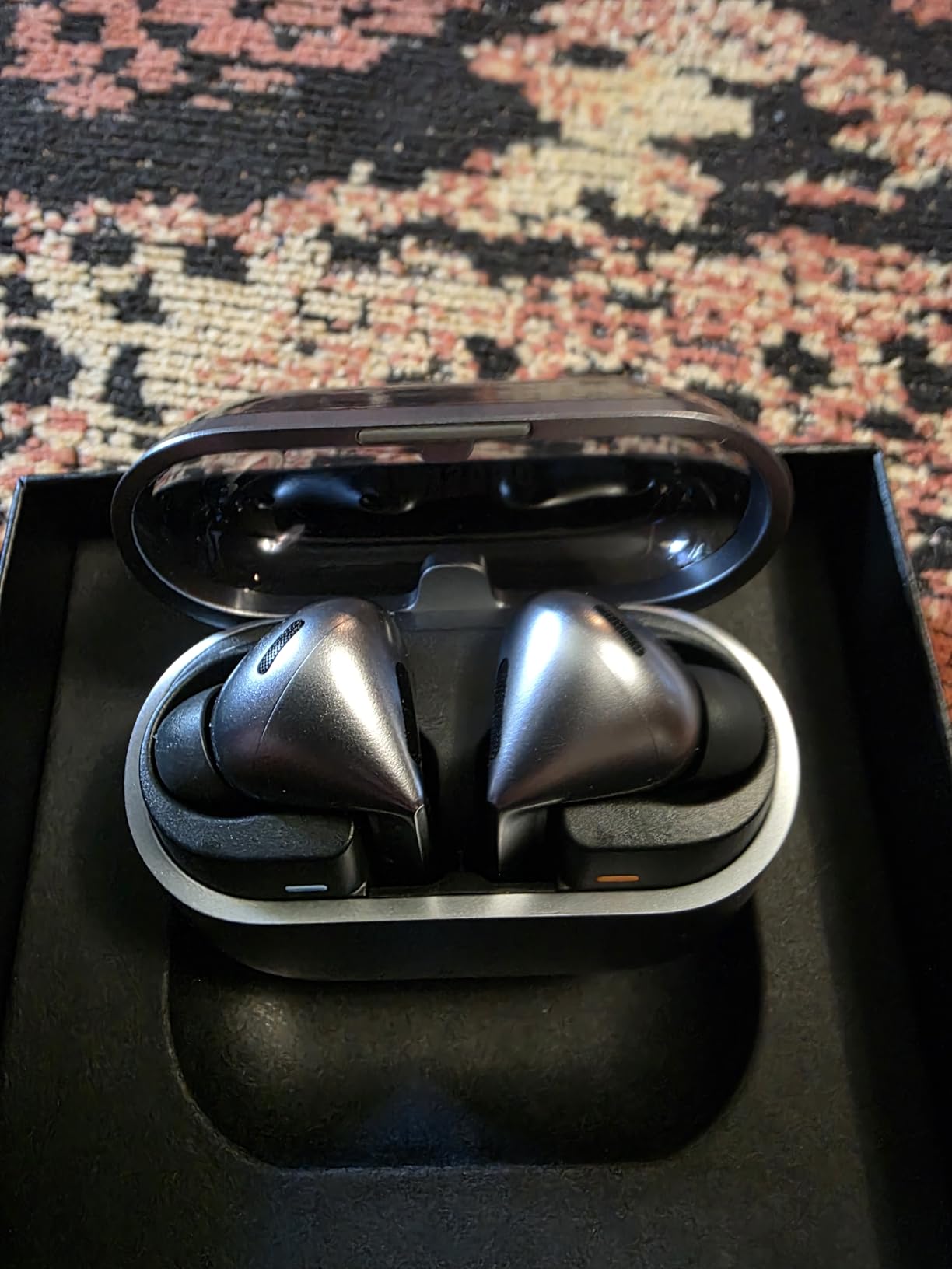 Samsung Galaxy Buds 3 Pro AI True Wireless Bluetooth Earbuds, Noise Cancelling, Sound Optimization, Real-Time Interpreter, Redesigned Comfort Fit Latin American Version (Silver) customer photo 2