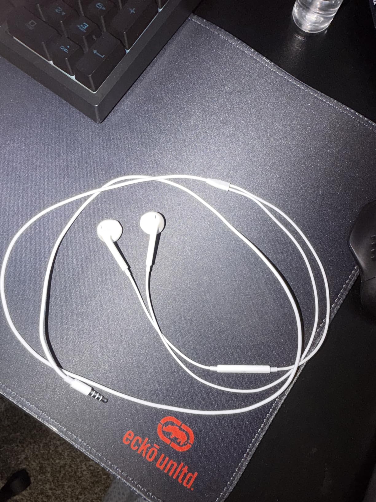 Apple EarPods Headphones with 3.5mm Plug, Wired Ear Buds with Built-in Remote to Control Music, Phone Calls, and Volume customer photo 2