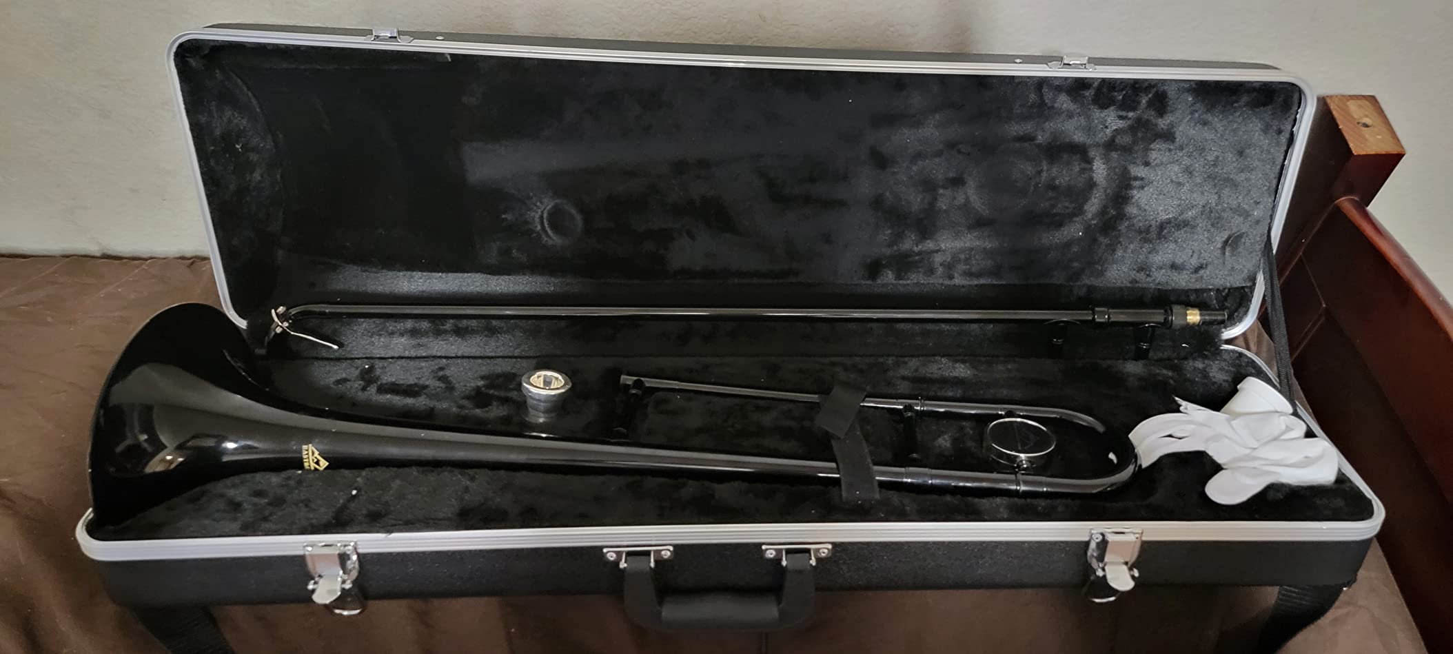 EASTROCK Bb Tenor Slide Trombone, B Flat Brass Plated Trombone Instrument for Beginners Students with Hard Case, with Mouthpiece, White Gloves (12.5mm/200 mm), Nickel customer photo 2