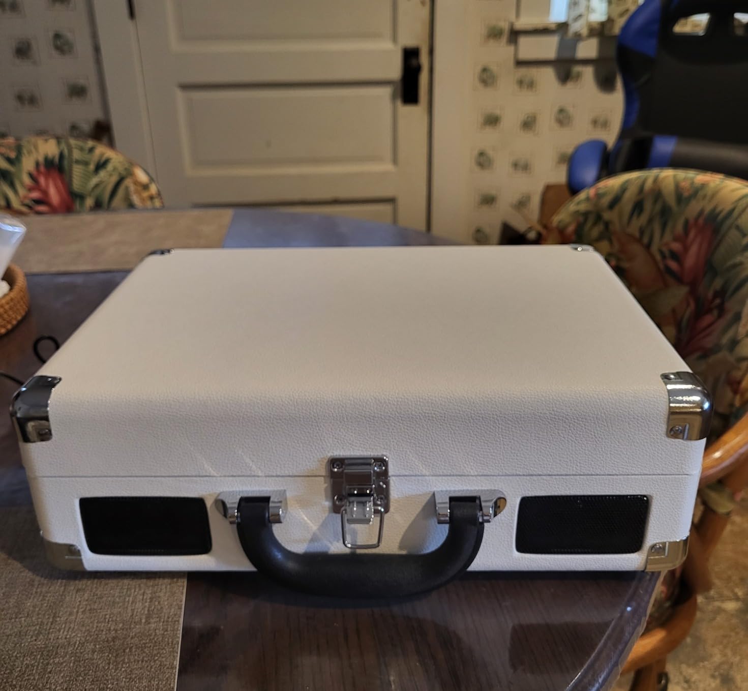 Vinyl Record Player 3-Speed Bluetooth Suitcase Portable Belt-Driven Record Player with Built-in Speakers RCA Line Out AUX in Headphone Jack Vintage Turntable,Pink customer photo 1