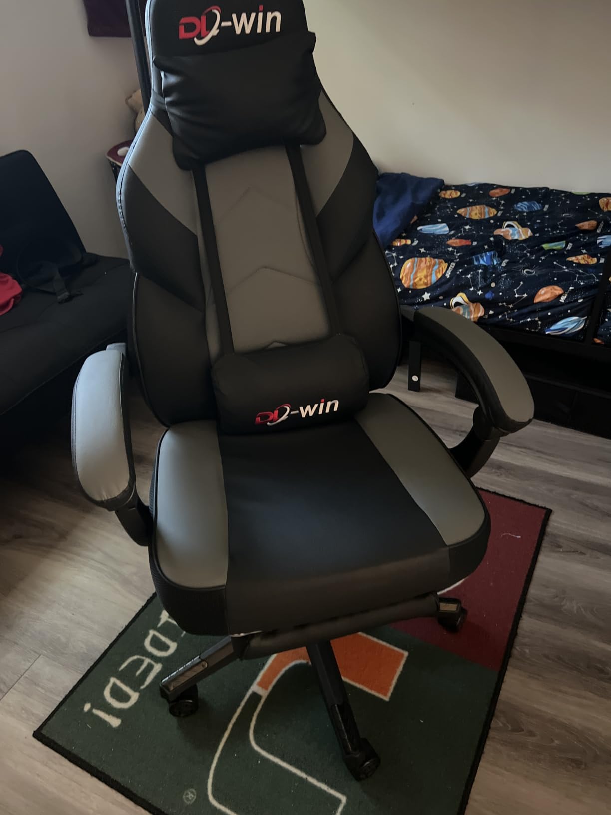 DL-win Gaming Chairs for Adults, Computer Chair with Footrest and High Back, Big and Tall Gamer Chair's with Massage Lumbar Support, 360° Swivel Height Adjustable Gaming Chair, Grey customer photo 1