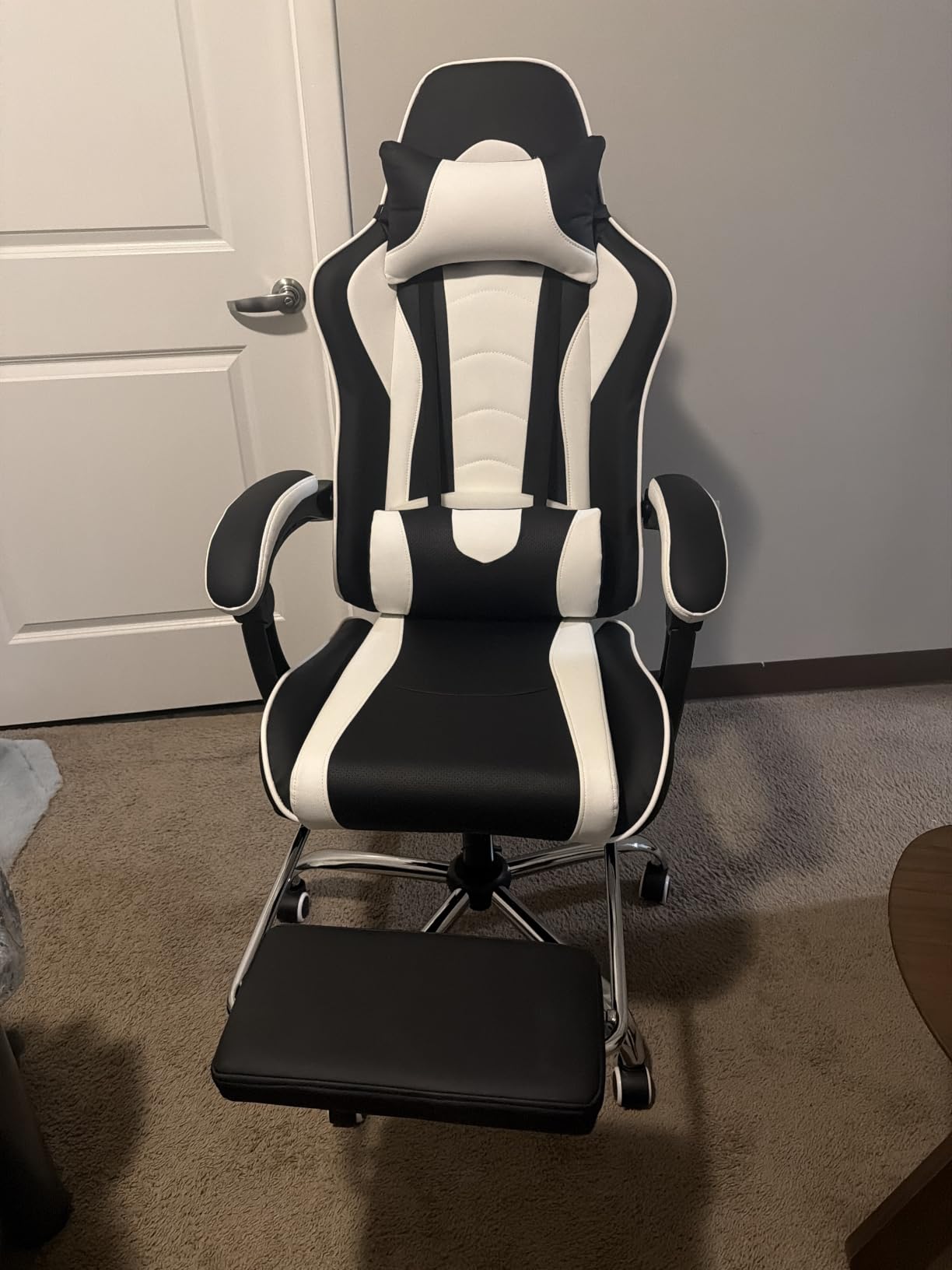Yaheetech Gaming Chair with Footrest Massage Lumbar Pillow Black and White customer photo 2