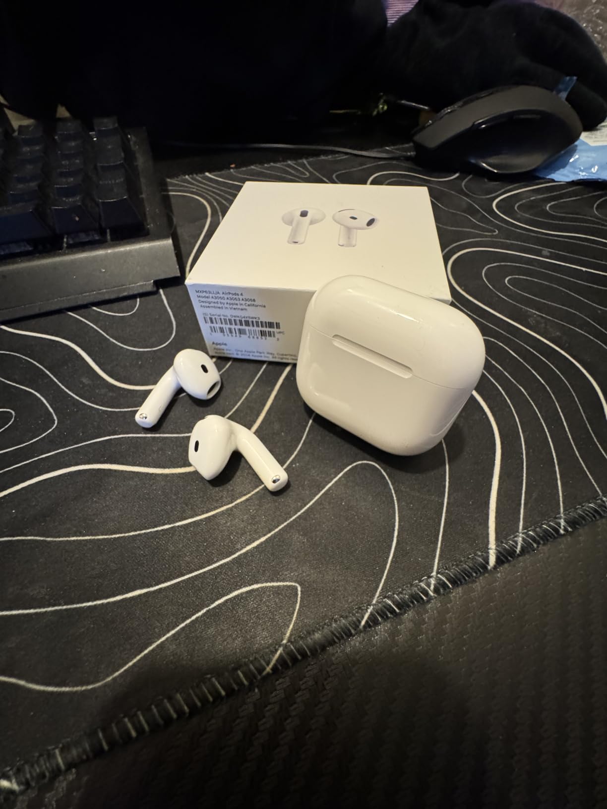 Apple AirPods 4 Wireless Earbuds customer photo 1
