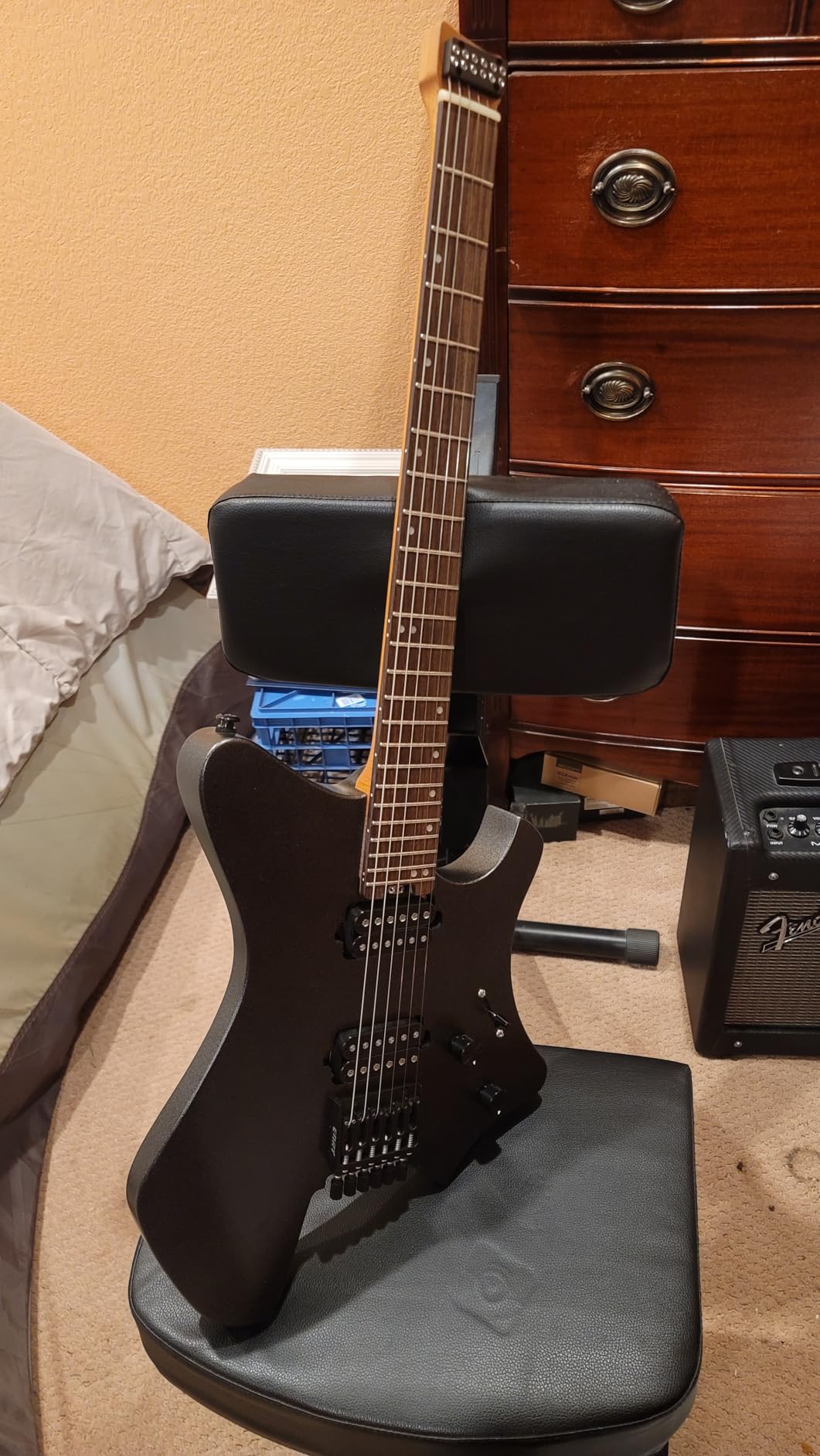 EART GW2-SE Headless Electric Guitar customer photo 2