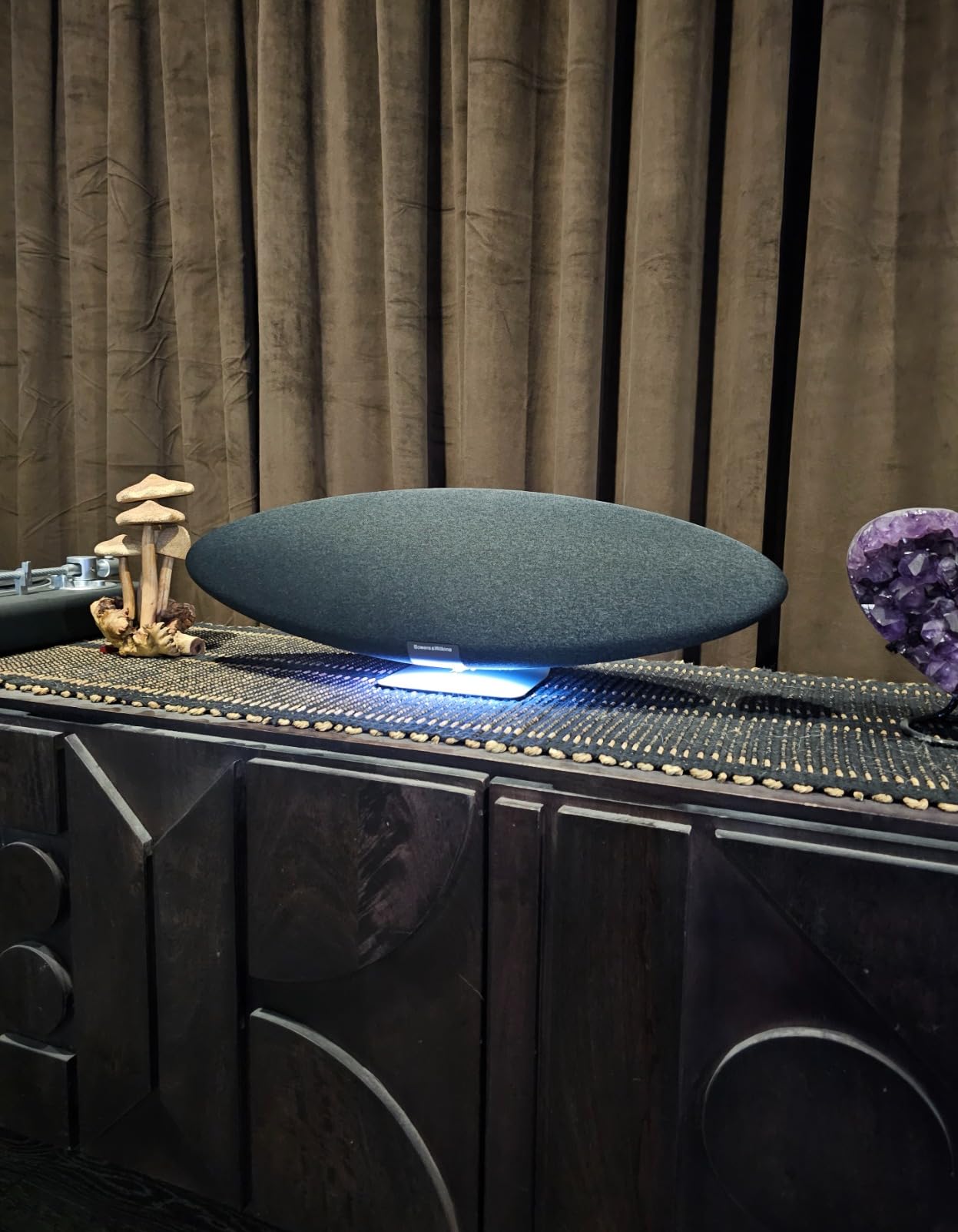 Bowers & Wilkins Zeppelin Pro Edition Wireless Speaker, Space Grey customer photo 1