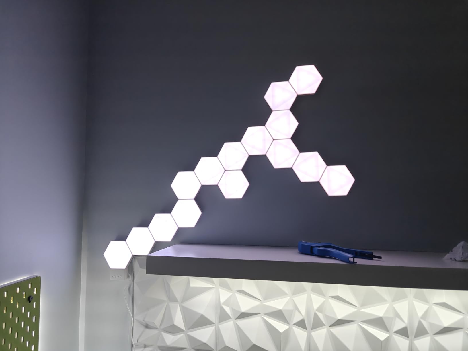 10 Pack Hexagon Led Lights, 110cm Smart Hexagon Light Panels, Hexagon Wall Lights, RGB Color Changing with App & Remote, Music Sync for Gameroom Lighting, Party Decor customer photo 2
