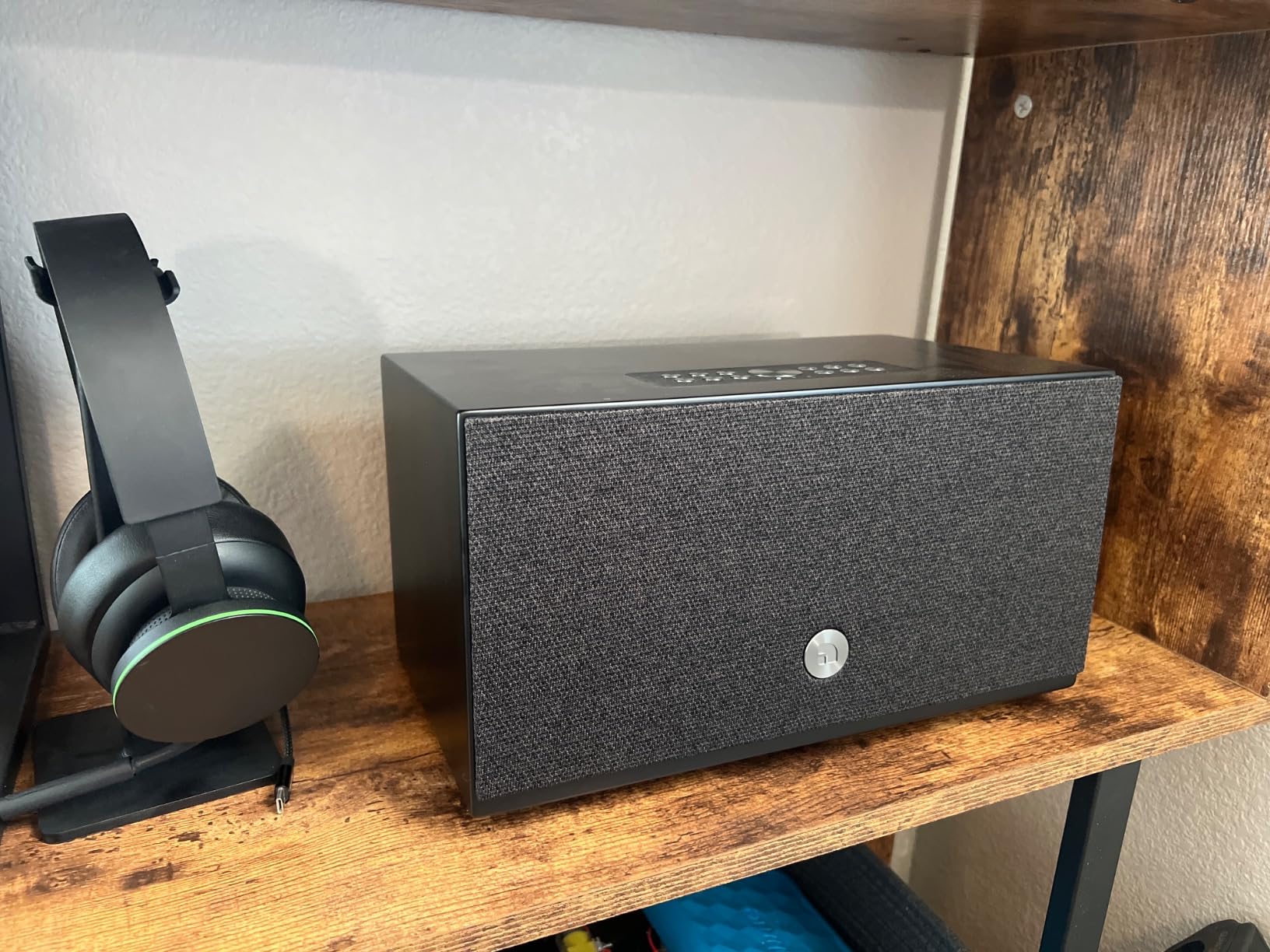 Audio Pro C10 MKII Wireless Speaker, WiiM Edition | High-Fidelity Sound, Multi-Room, Bluetooth, Wi-Fi | Compatible with AirPlay 2, Google Cast, Siri, WiiM Home App, Stream Spotify, TIDAL & More, Black customer photo 1