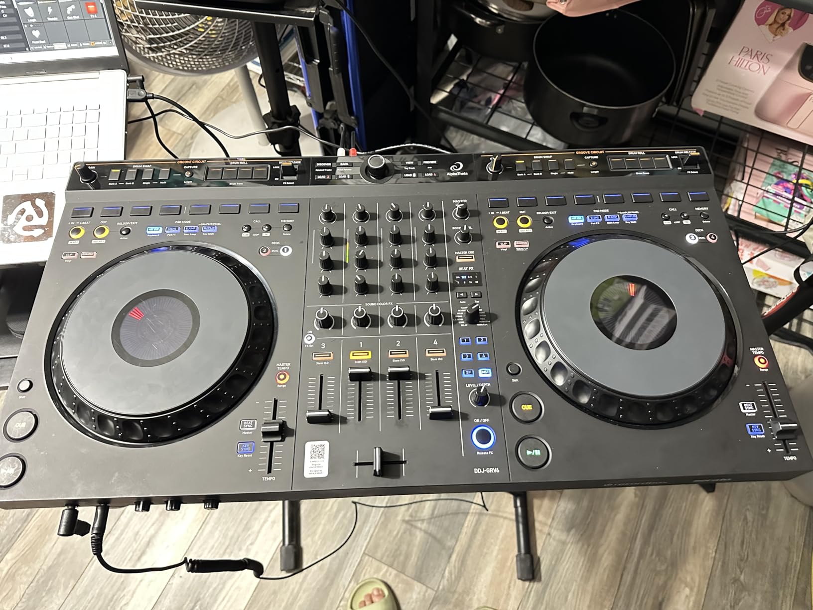 AlphaTheta DDJ-GRV6 4-Channel DJ Controller, Groove Circuit, Black customer photo 1