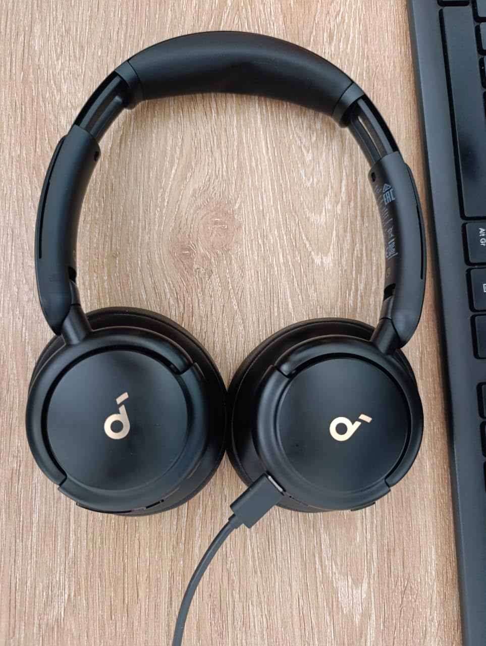 Soundcore by Anker Q30 Hybrid Active Noise Cancelling Headphones, White customer photo 1