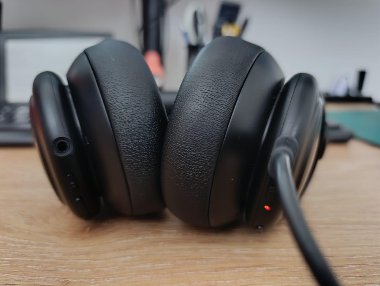 Soundcore by Anker Q30 Hybrid Active Noise Cancelling Headphones, White customer photo 2