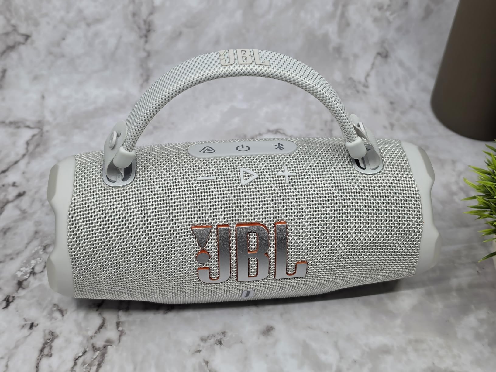 JBL Charge 6 Portable Bluetooth Speaker, Waterproof, Drop-Proof - Camo customer photo 2