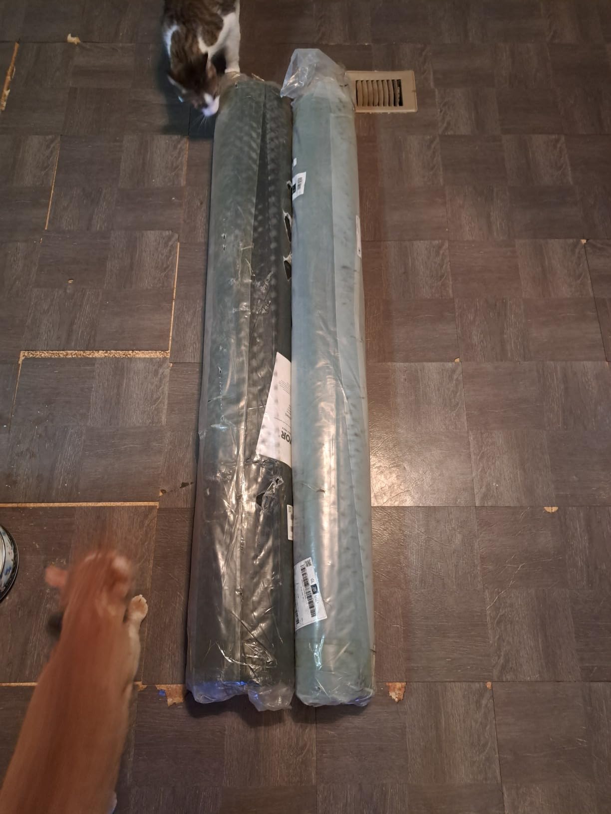 VEVOR Rubber Flooring Roll, 3 mm x 4 FT x 15 FT Diamond Plate Mat, Black customer photo 2
