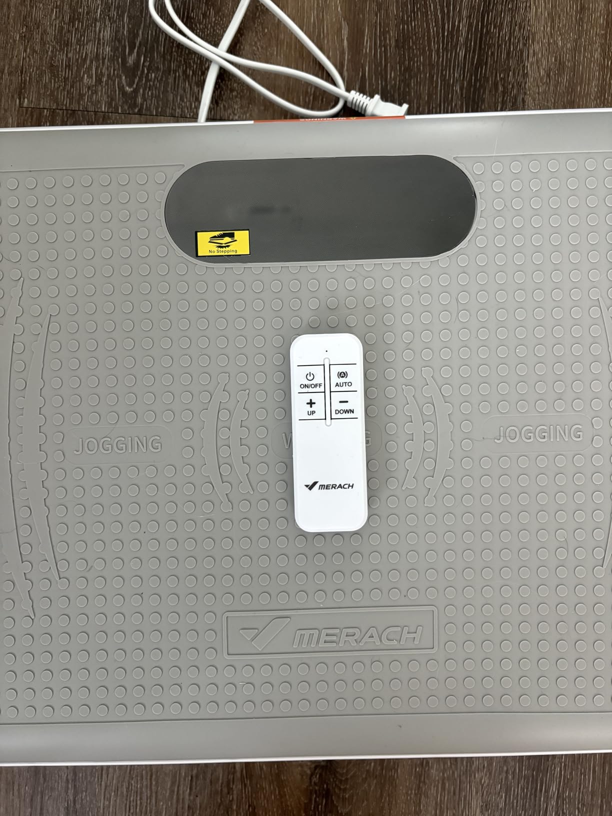 Merach CV40 Curved Vibration Plate Exercise Machine with 440lbs Capacity customer photo 1